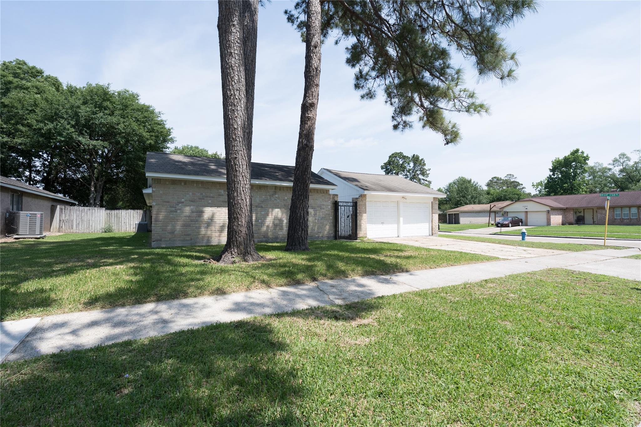 6023 Knotty Post Ln, Spring, TX 77373 photo