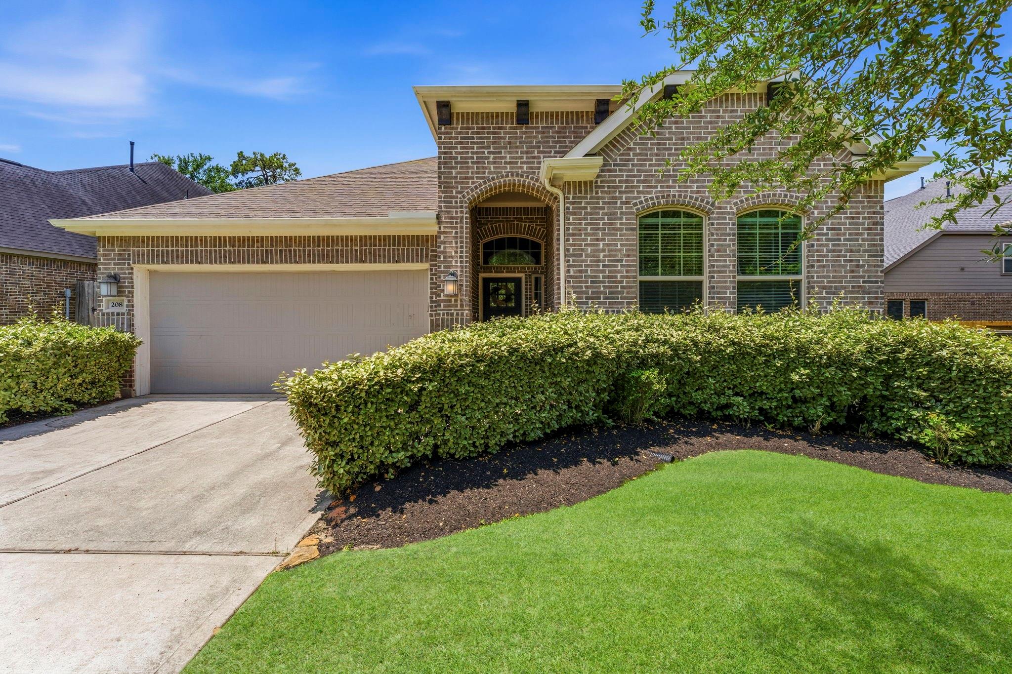 208 Capriccio Ln, Montgomery, TX 77316