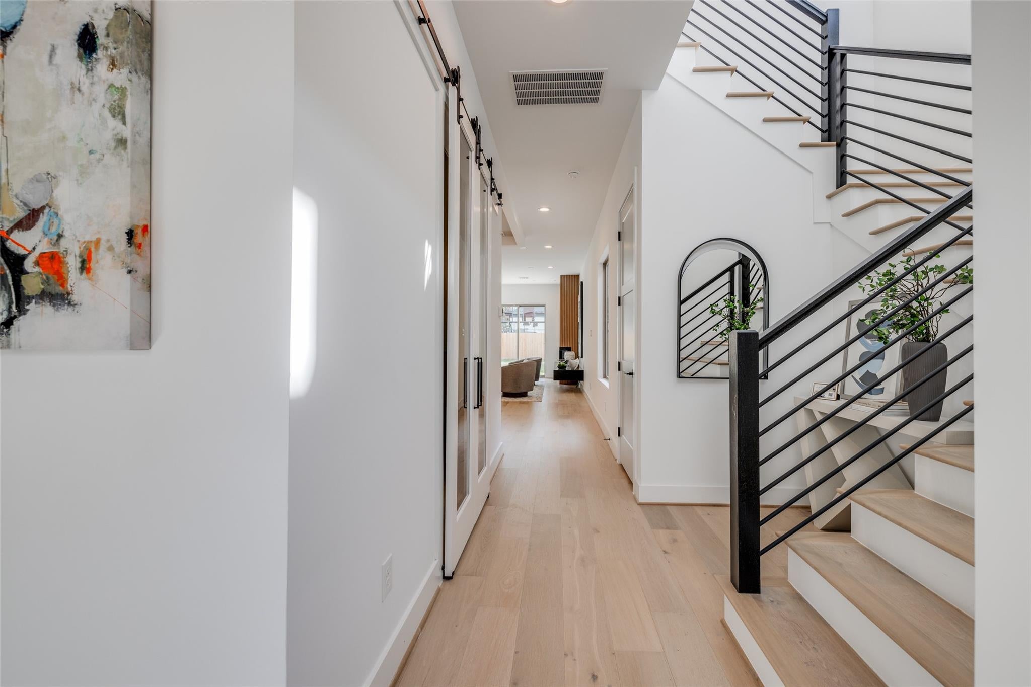 1120 Welch St, Houston, TX 77006 photo