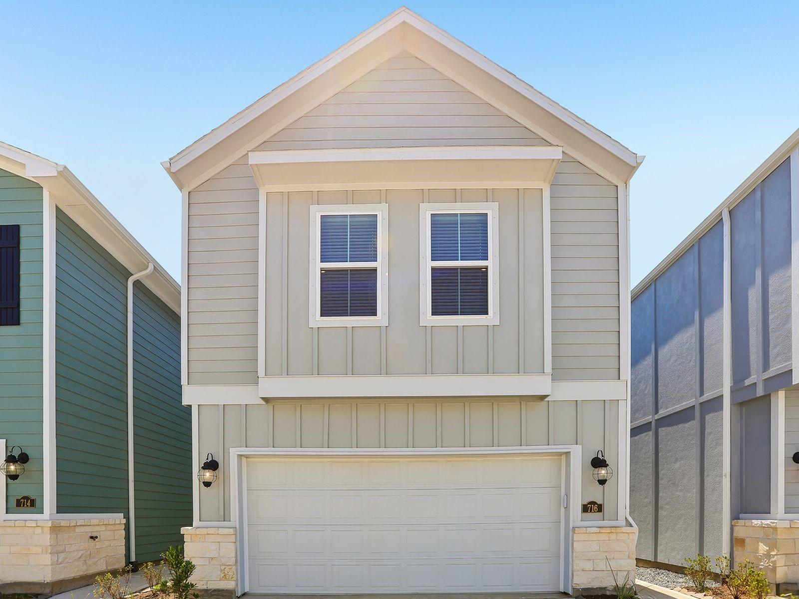 716 Sand Dollar Dr, Kemah, TX 77565