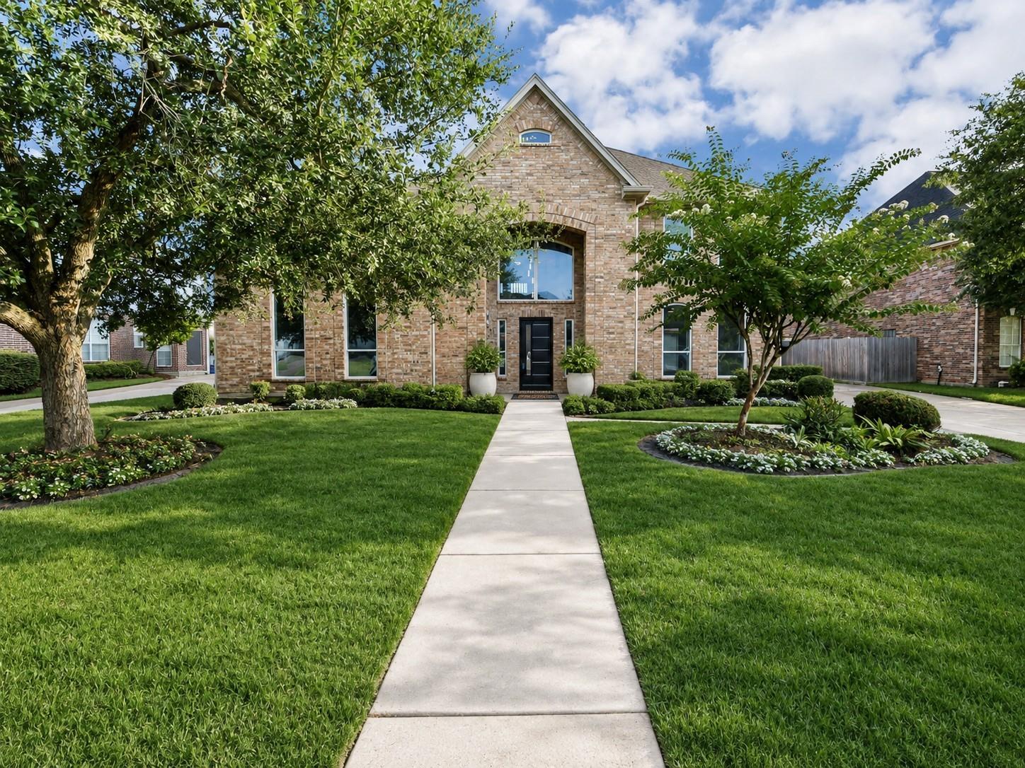5654 Grand Floral Blvd, Houston, TX 77041