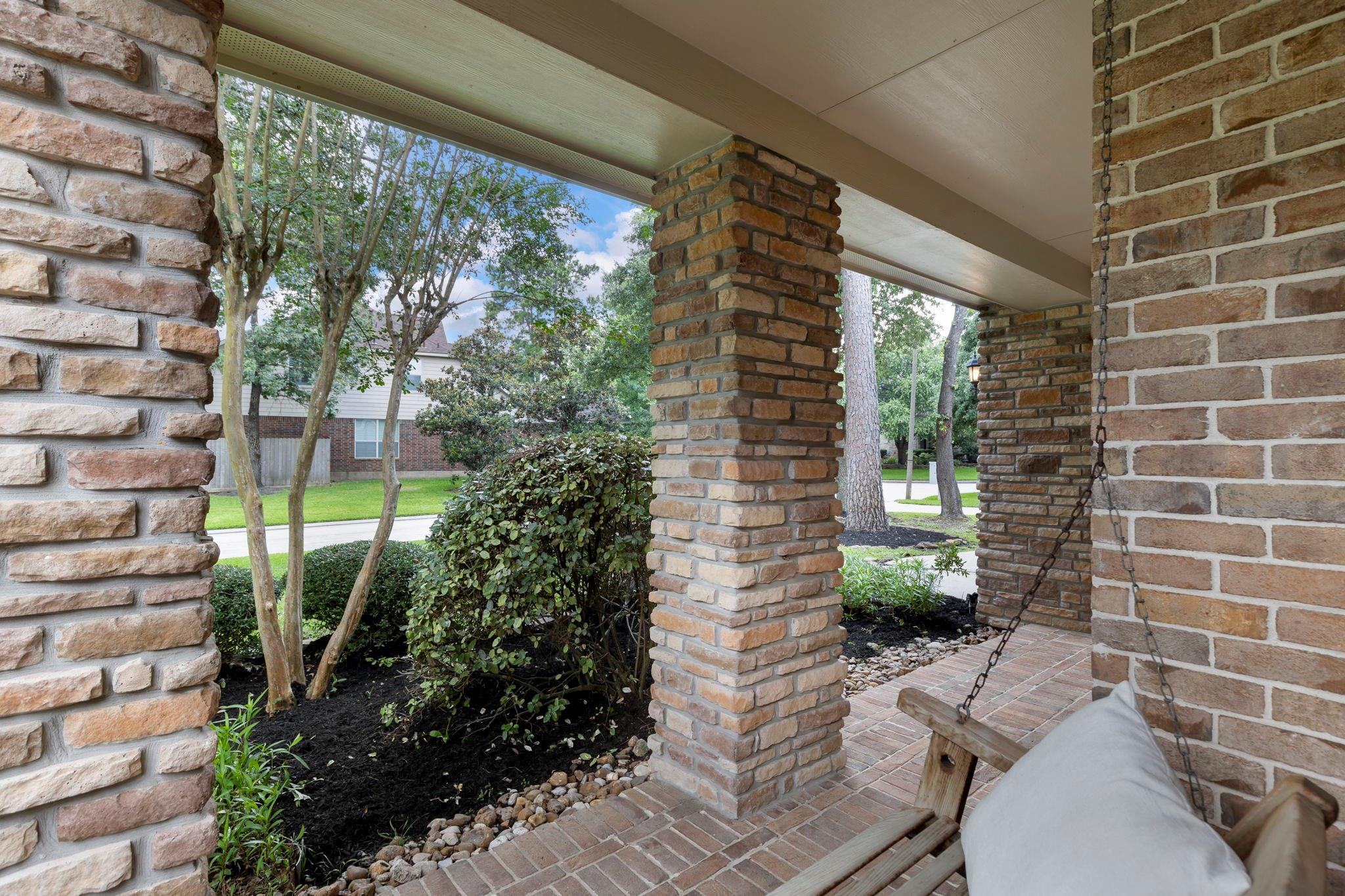 14 N Bardsbrook Cir, The Woodlands, TX 77382 photo