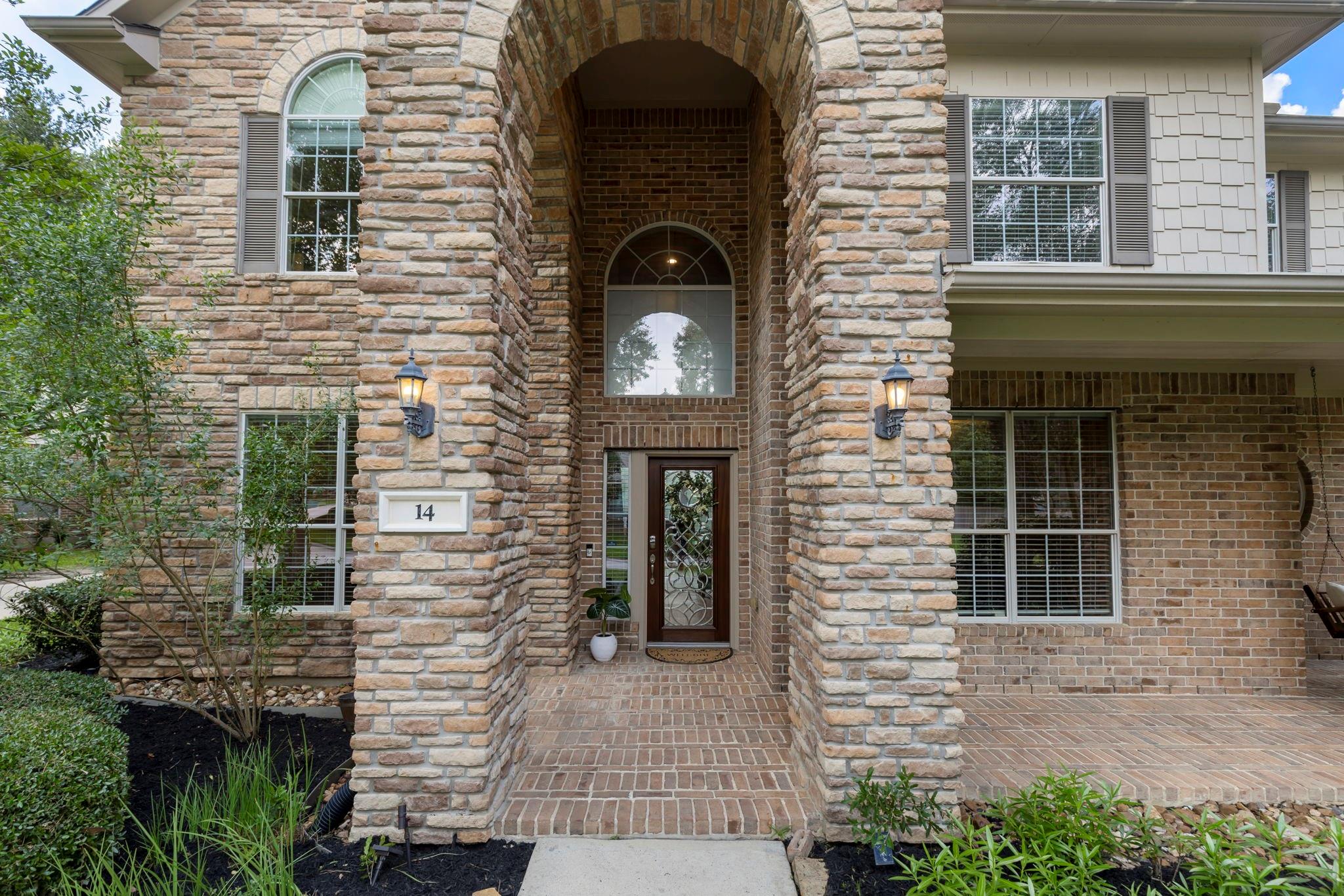 14 N Bardsbrook Cir, The Woodlands, TX 77382 photo
