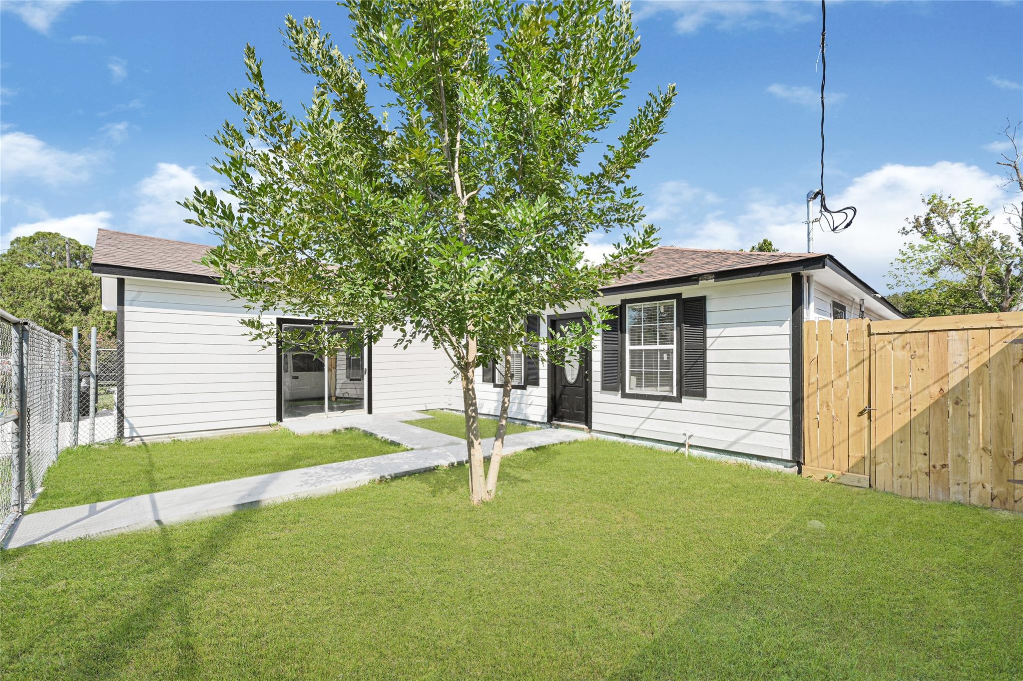 7625 Touchstone St, Houston, TX 77028 photo