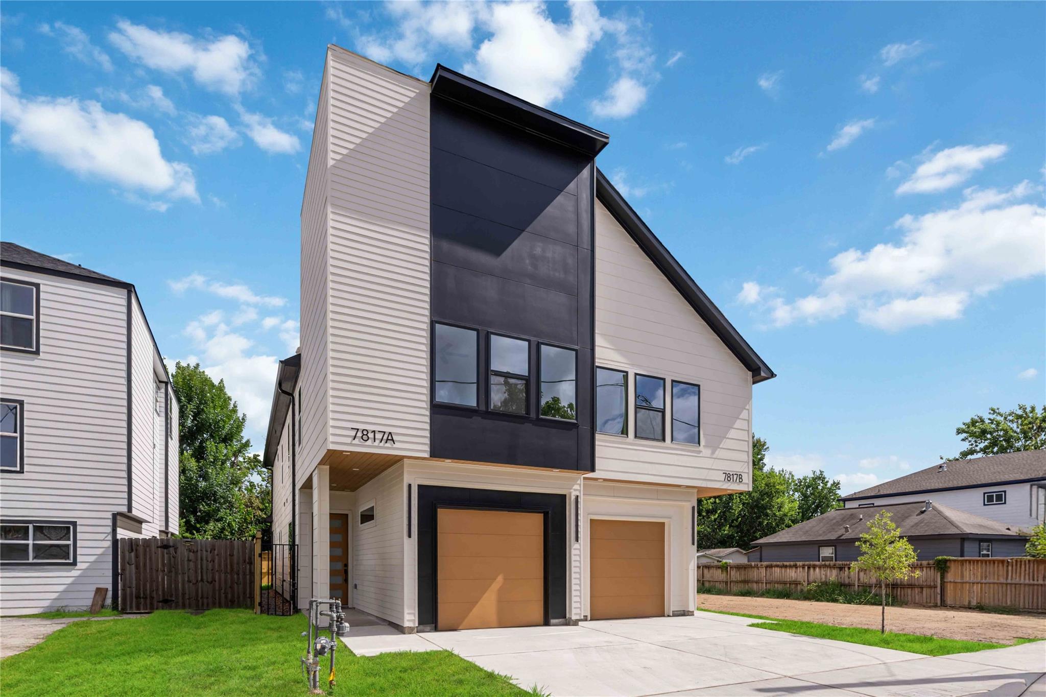 7817 Sandy St #A B, Houston, TX 77028 photo