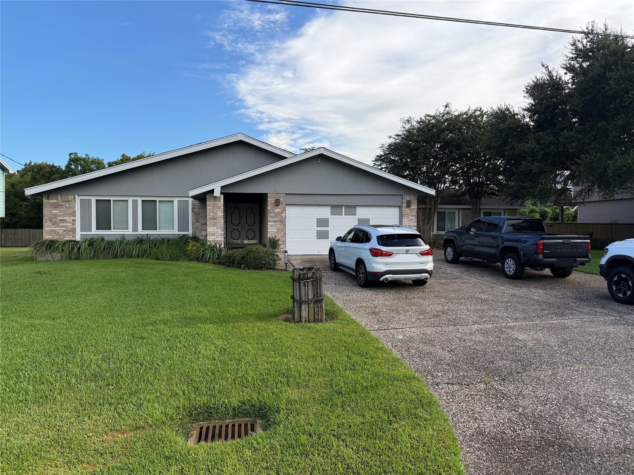 2535 Cliff Dr, San Leon, TX 77539 photo