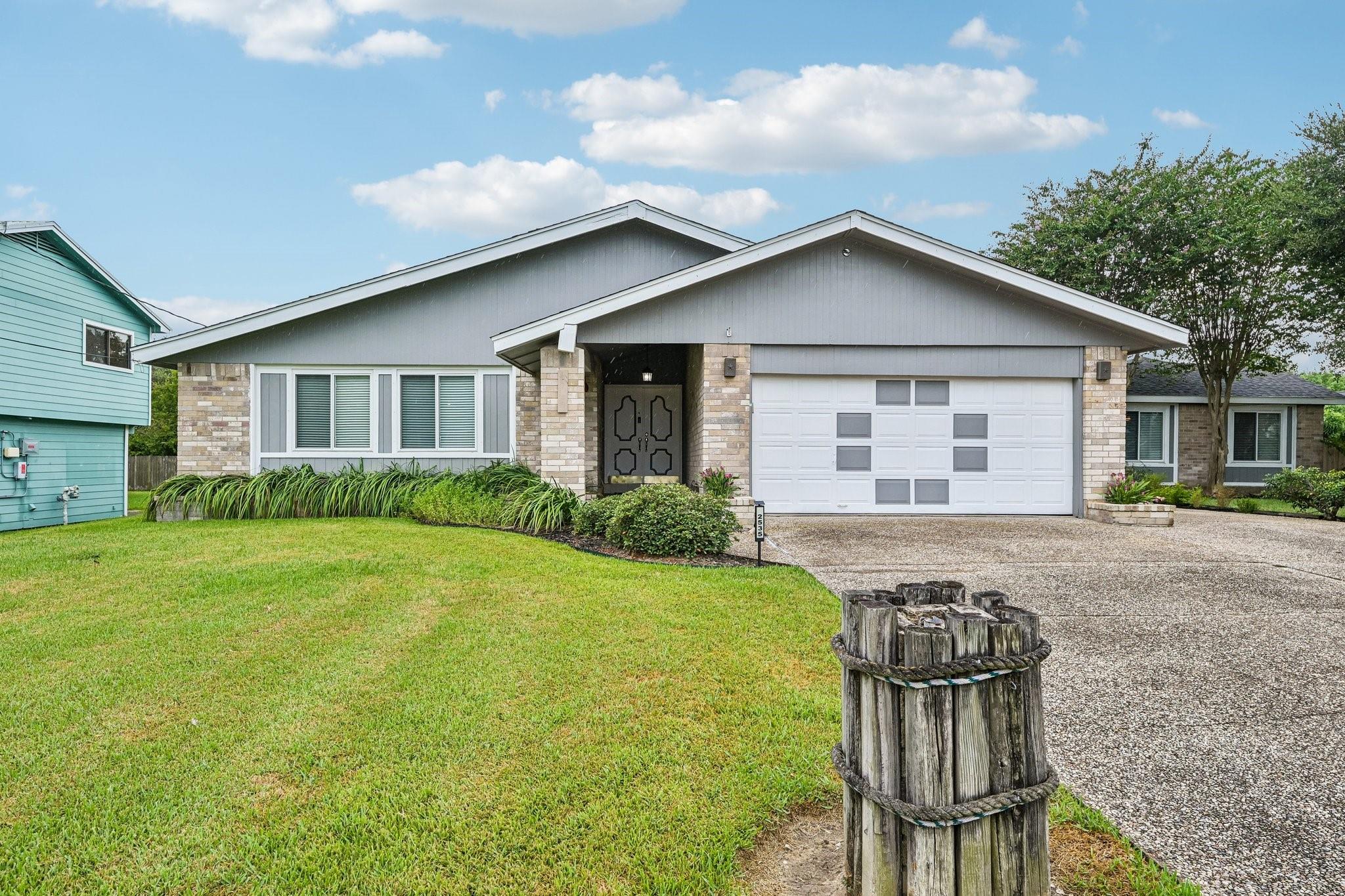 2535 Cliff Dr, San Leon, TX 77539