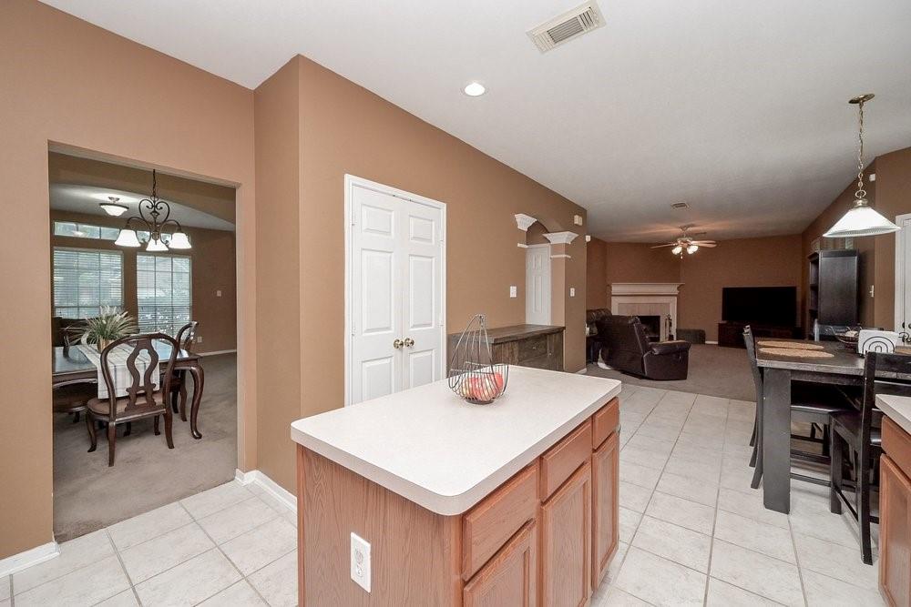 19119 Poplar Trail Ln, Tomball, TX 77375 photo