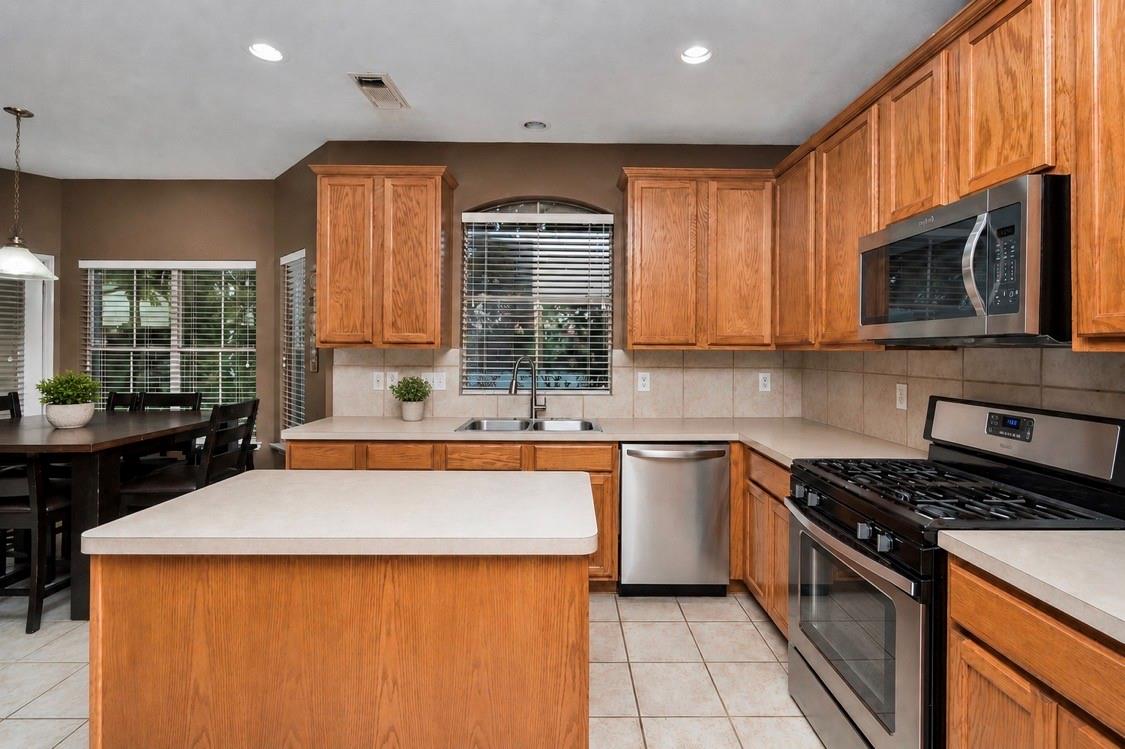 19119 Poplar Trail Ln, Tomball, TX 77375 photo