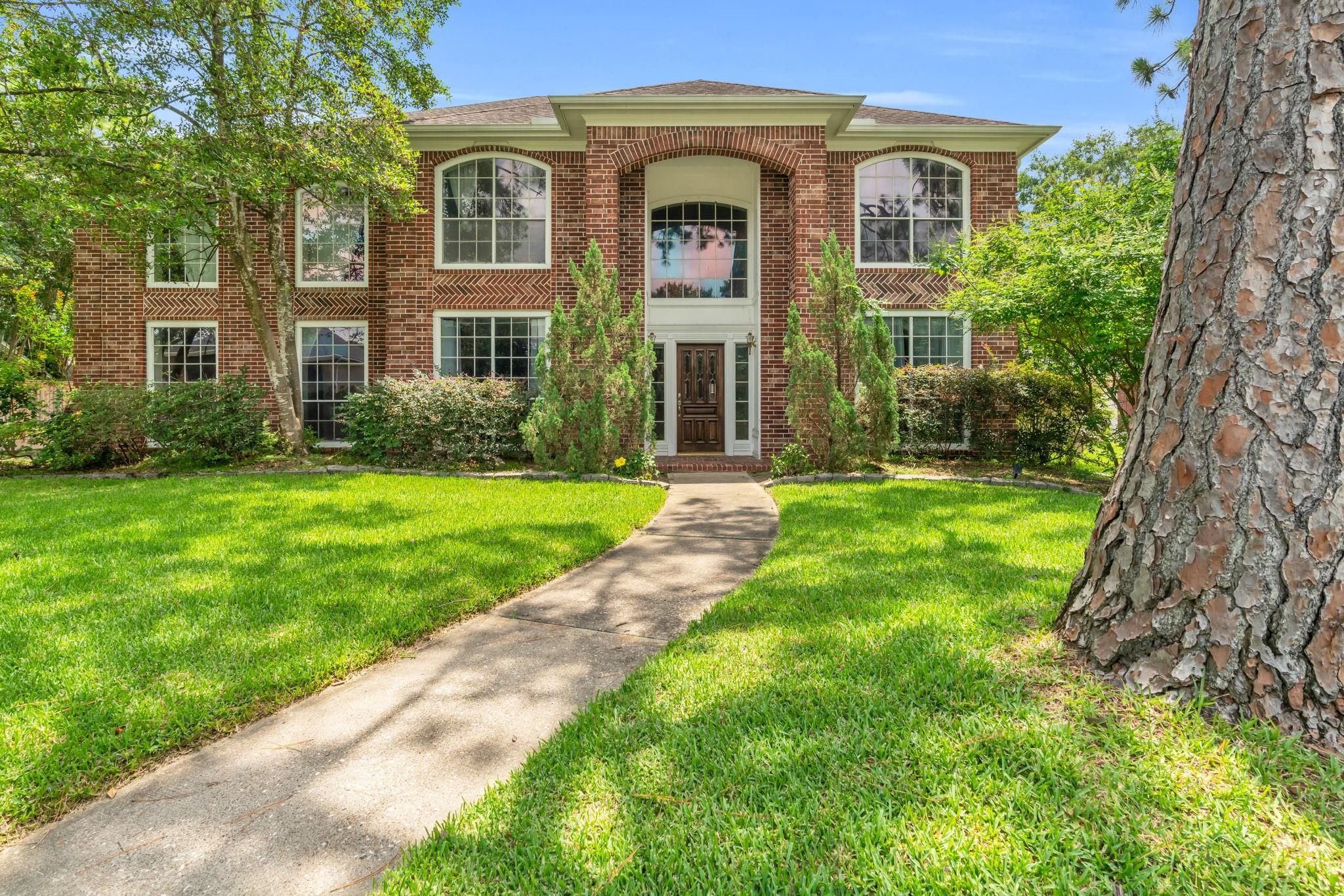 1022 Pinewood Ln, Seabrook, TX 77586