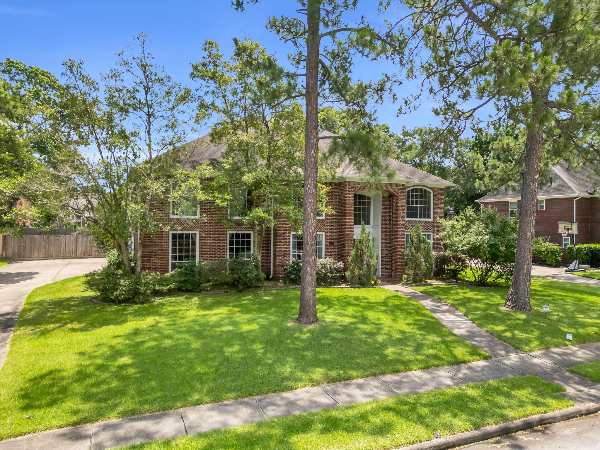 1022 Pinewood Ln, Seabrook, TX 77586 photo