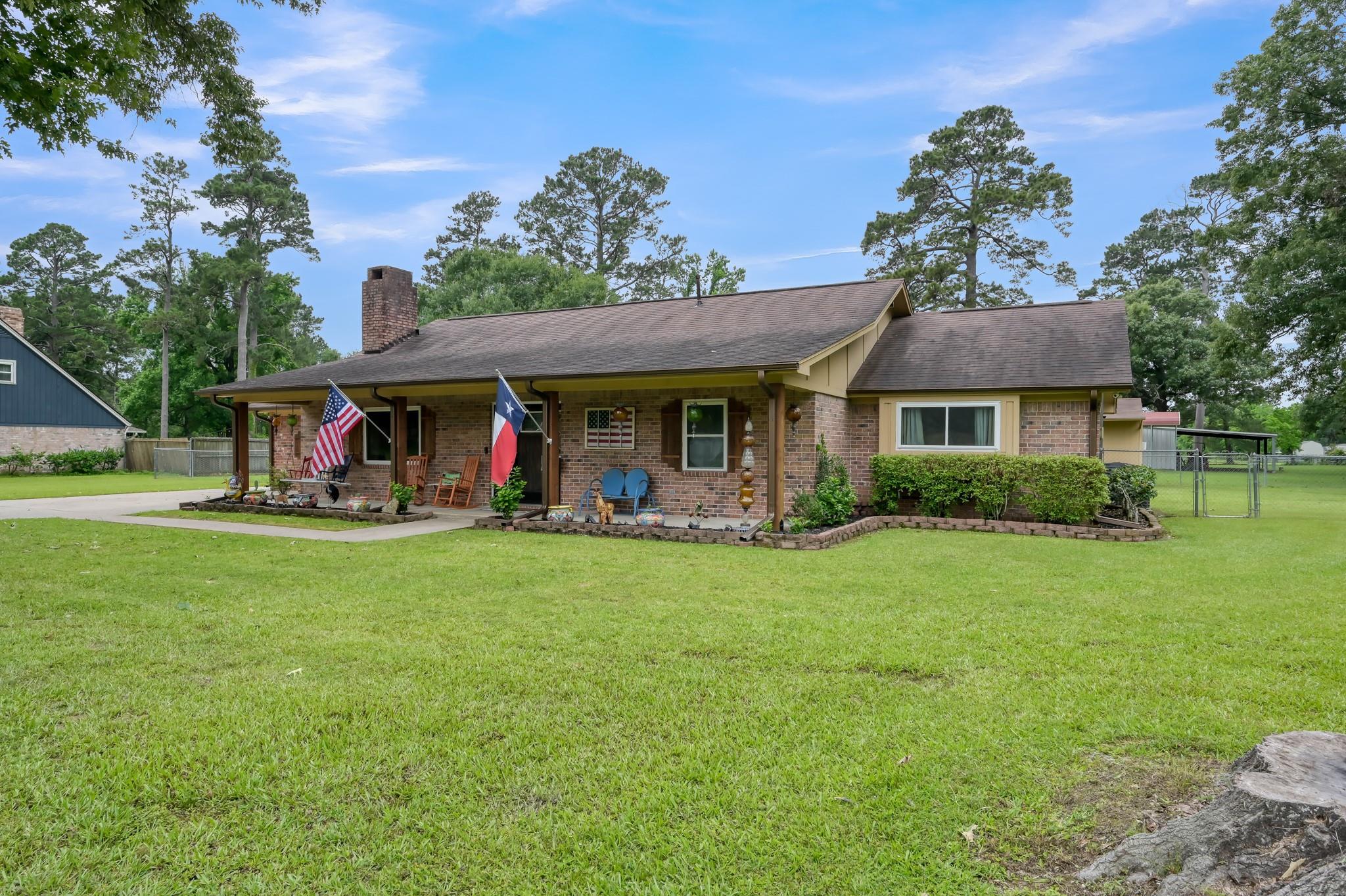 811 County Road 2267, Cleveland, TX 77327