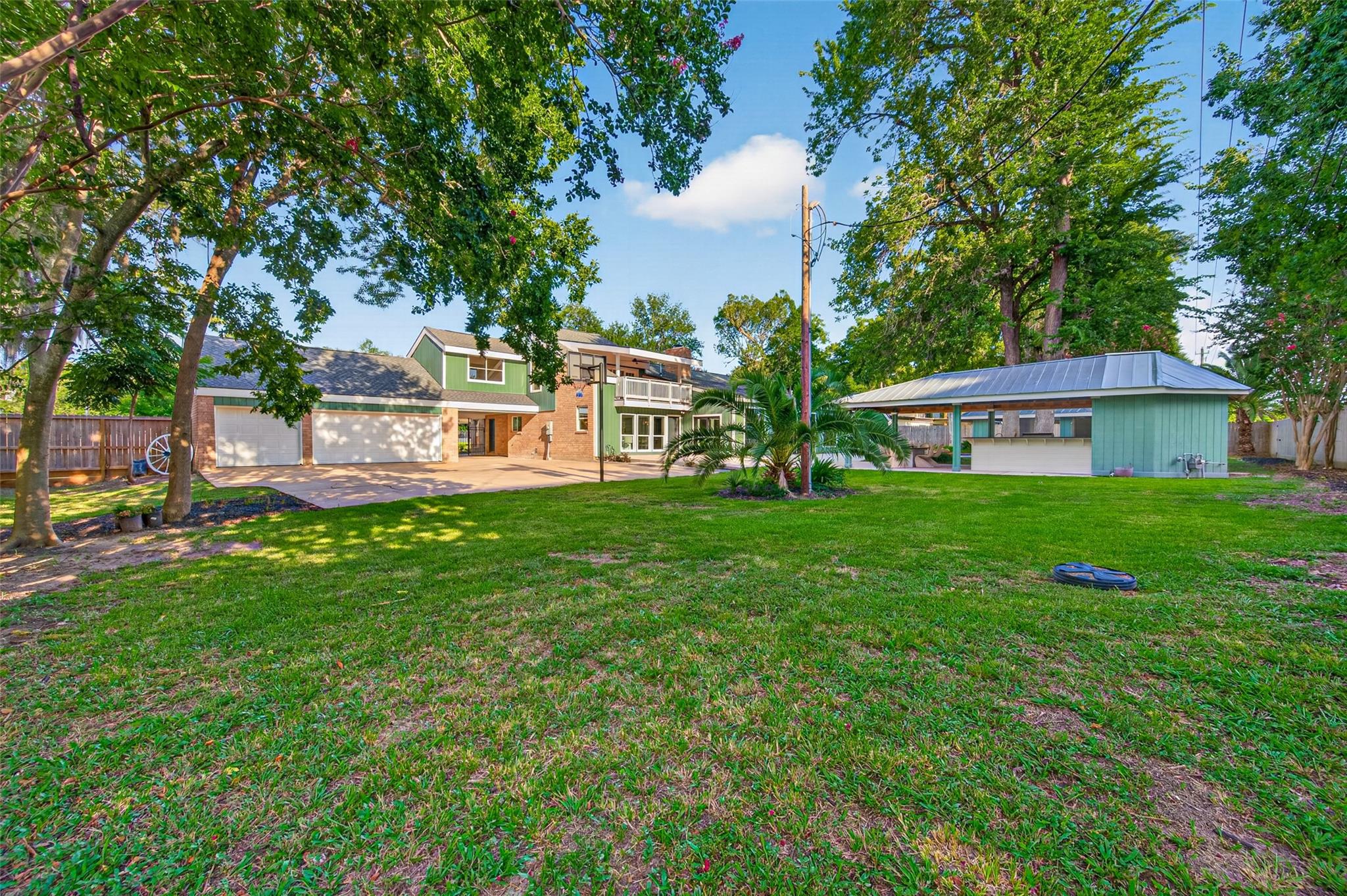 1202 Briar Bayou Dr, Houston, TX 77077 photo