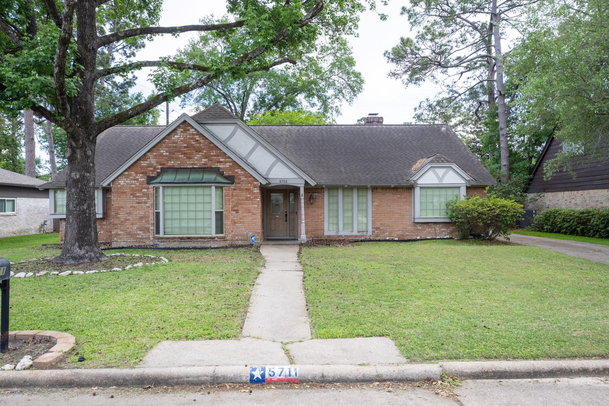 5711 Olympia Fields Ln, Houston, TX 77069