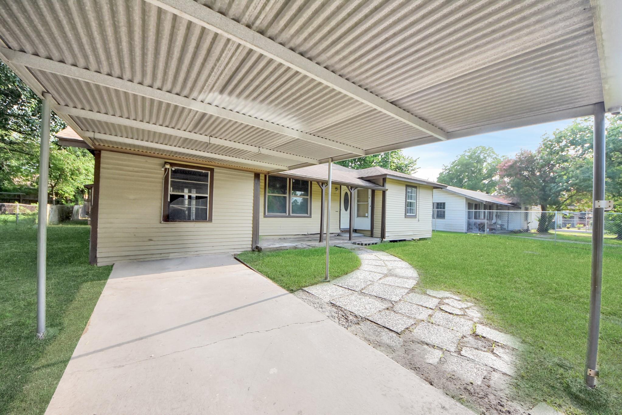 117 E Witcher Ln, Houston, TX 77076 photo