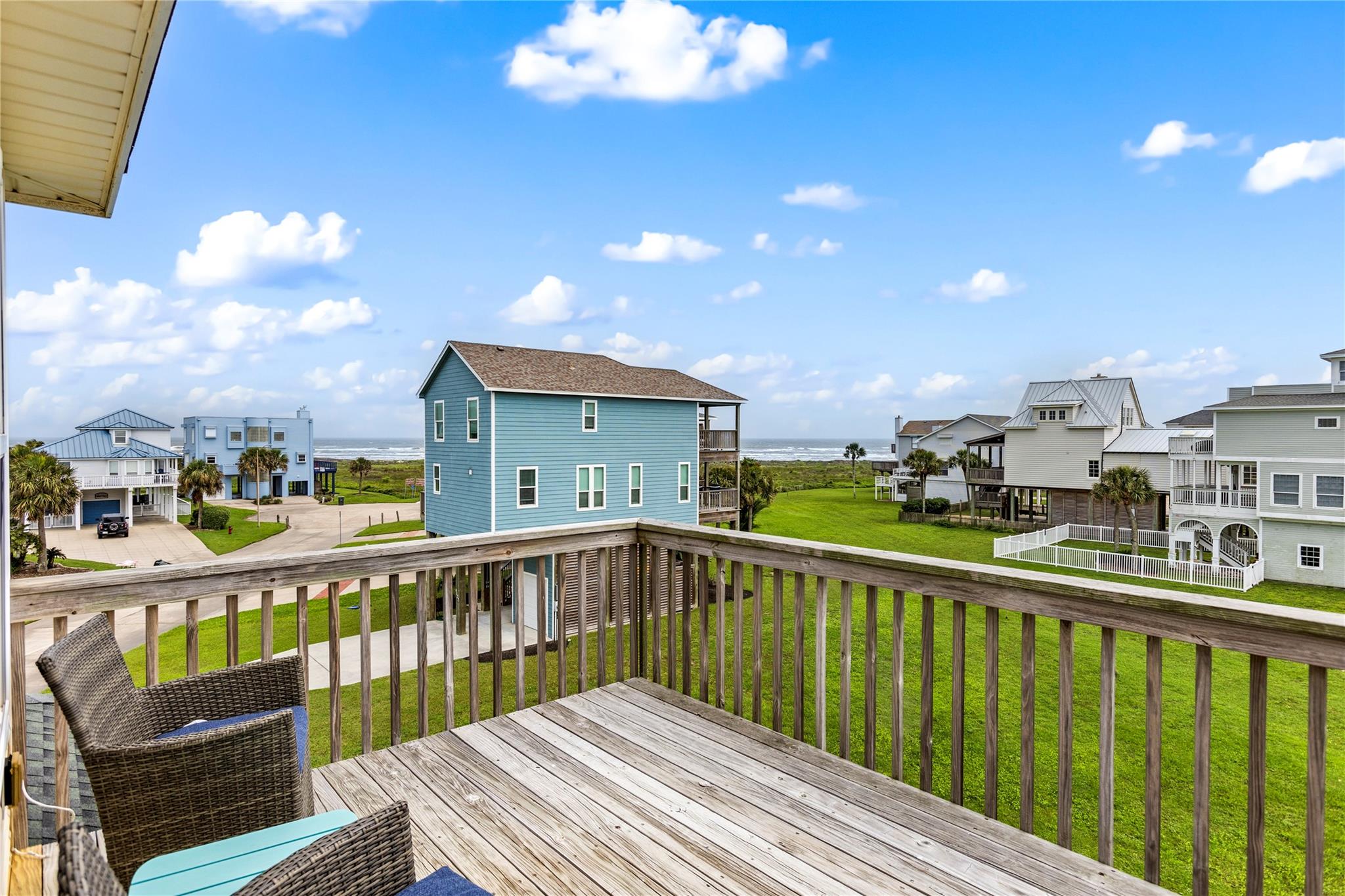 4114 Courageous Ln, Galveston, TX 77554 photo