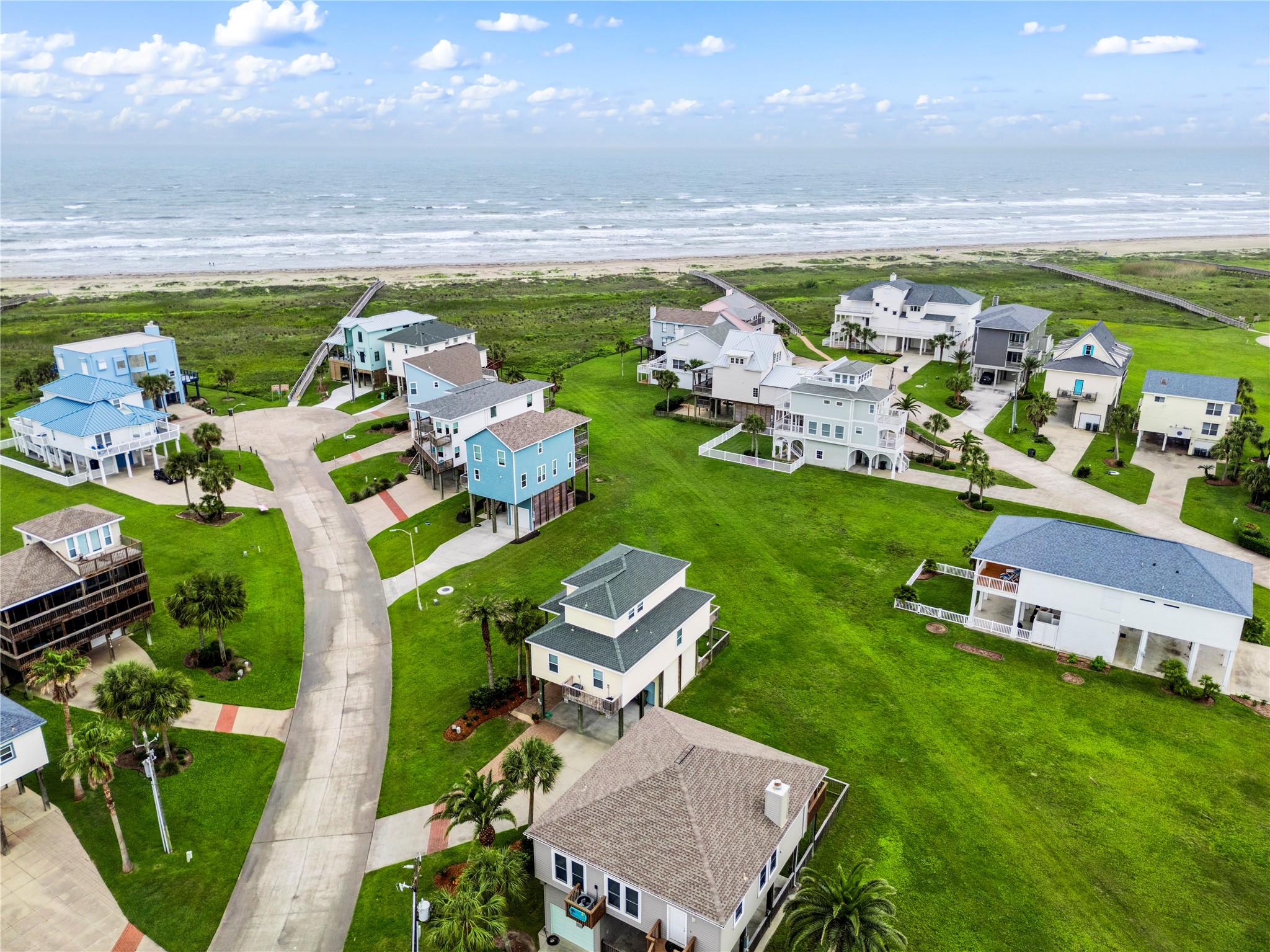 4114 Courageous Ln, Galveston, TX 77554 photo