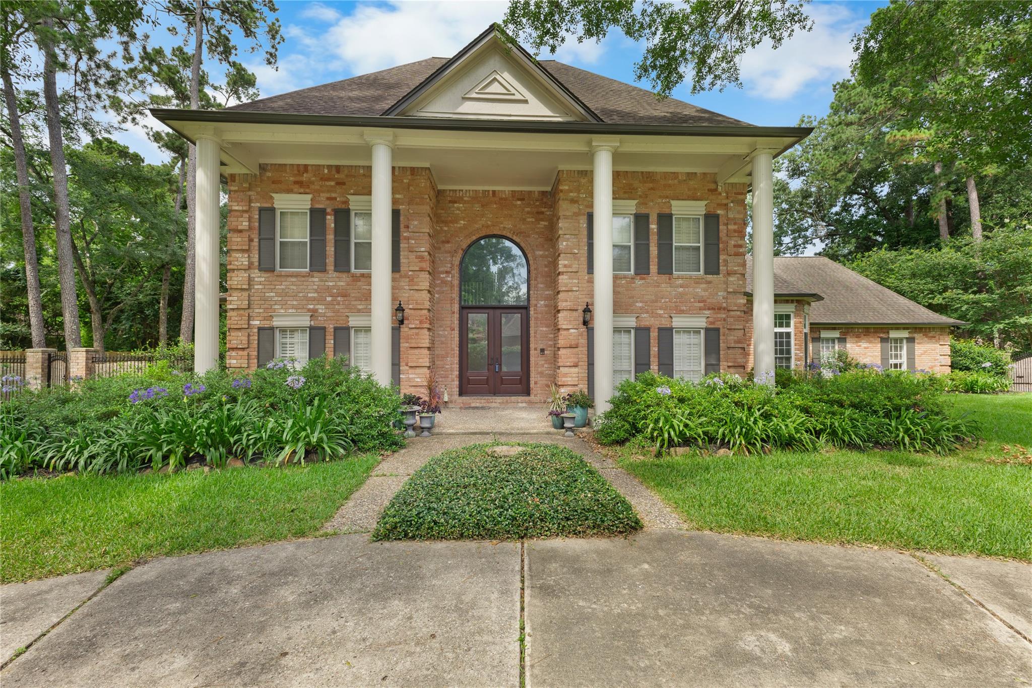 5611 Garden Point Dr, Kingwood, TX 77345 photo