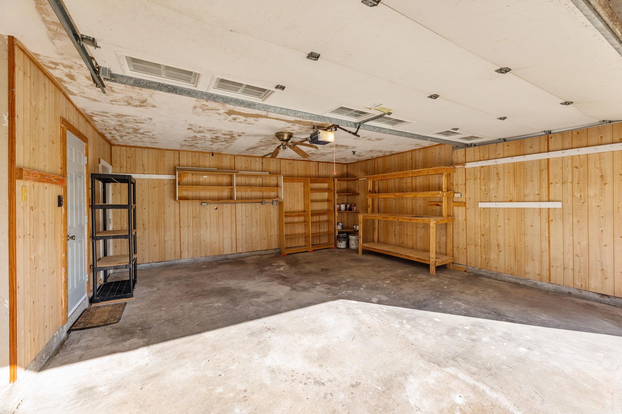 12799 Lake Conroe Hills Dr, Willis, TX 77318 photo