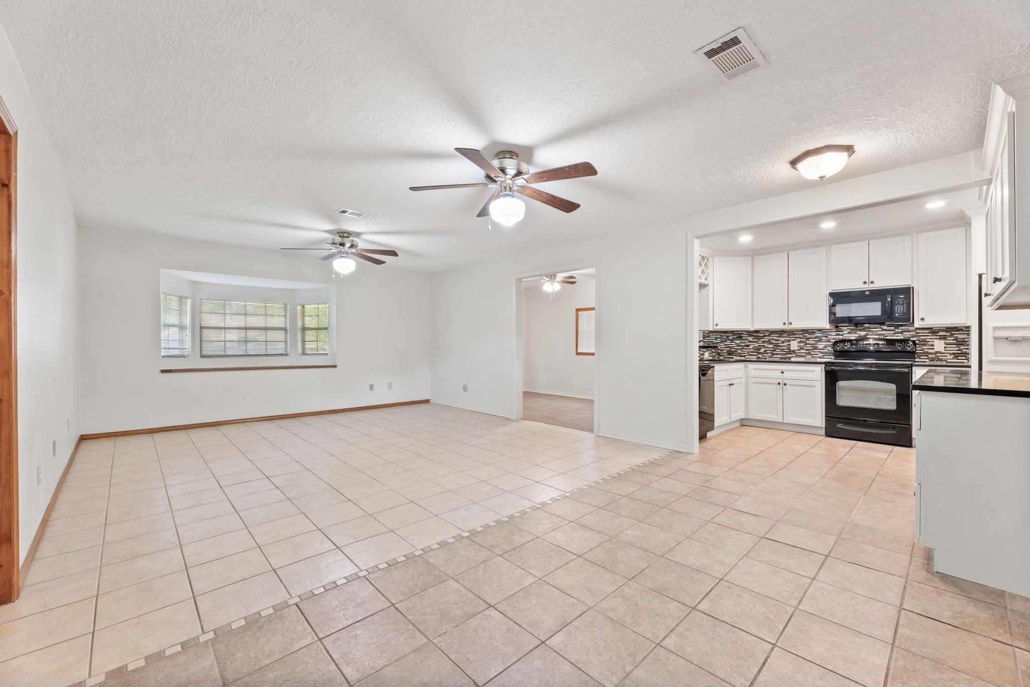 12799 Lake Conroe Hills Dr, Willis, TX 77318 photo
