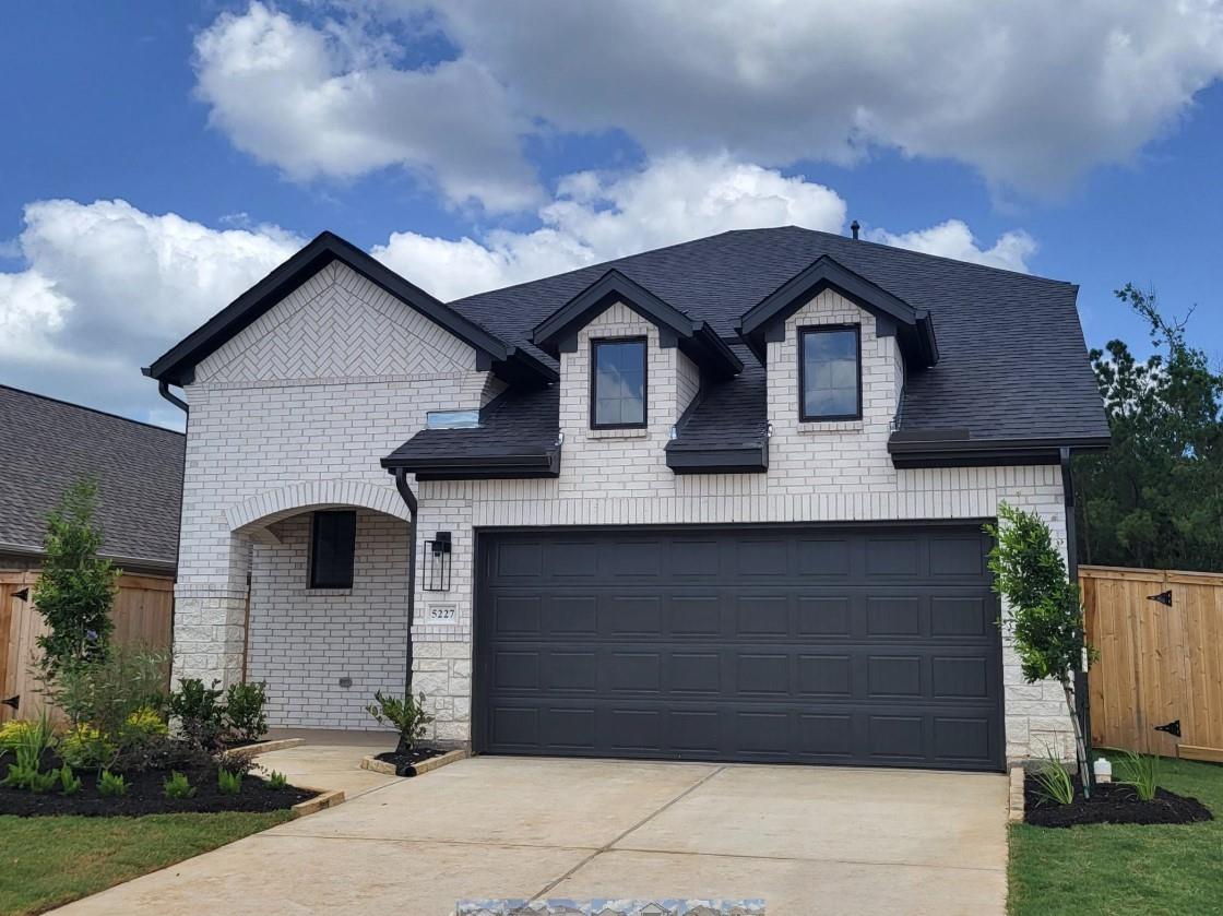 5227 Yellowstar Ln, Montgomery, TX 77316