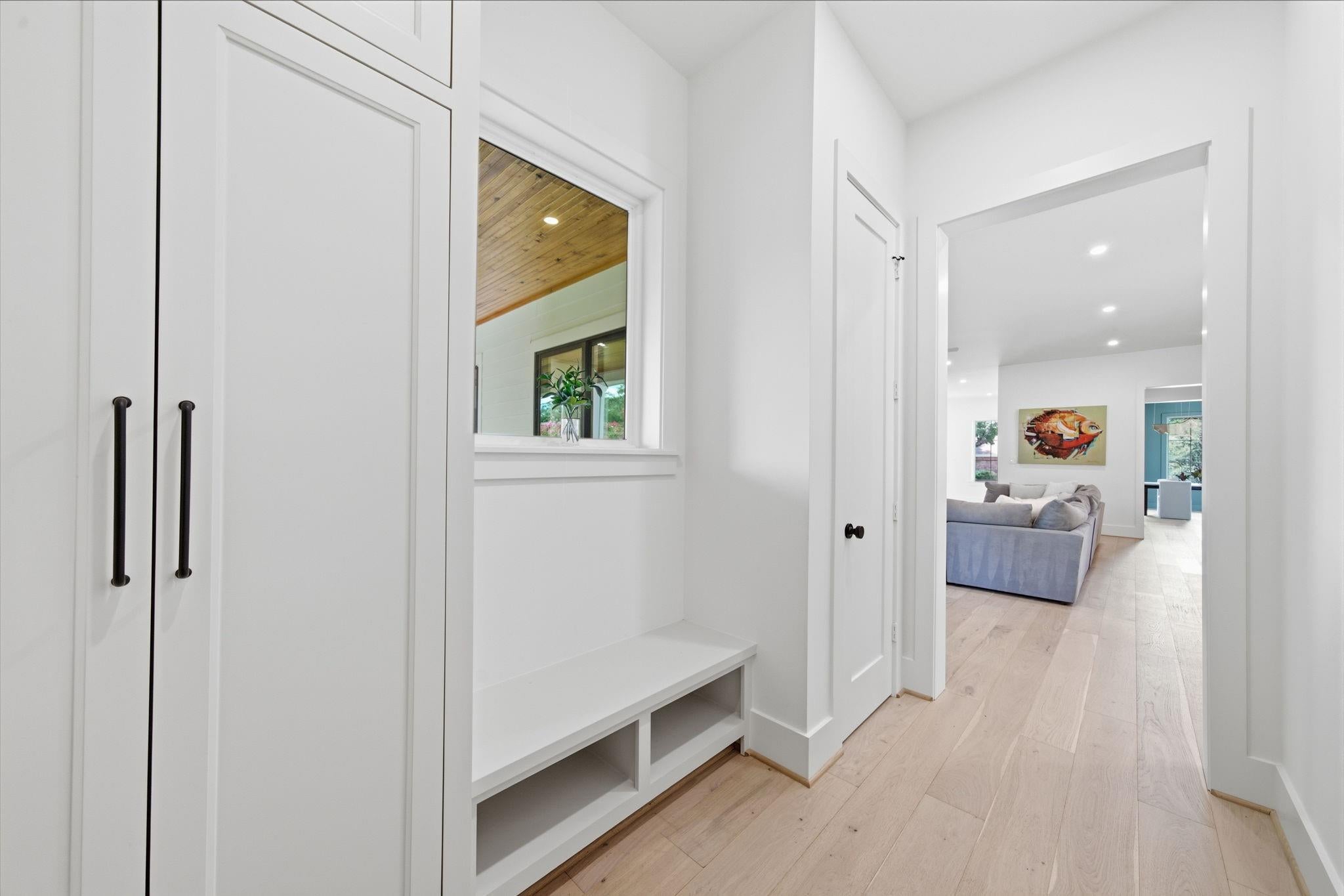 1030 Chamboard Ln, Houston, TX 77018 photo