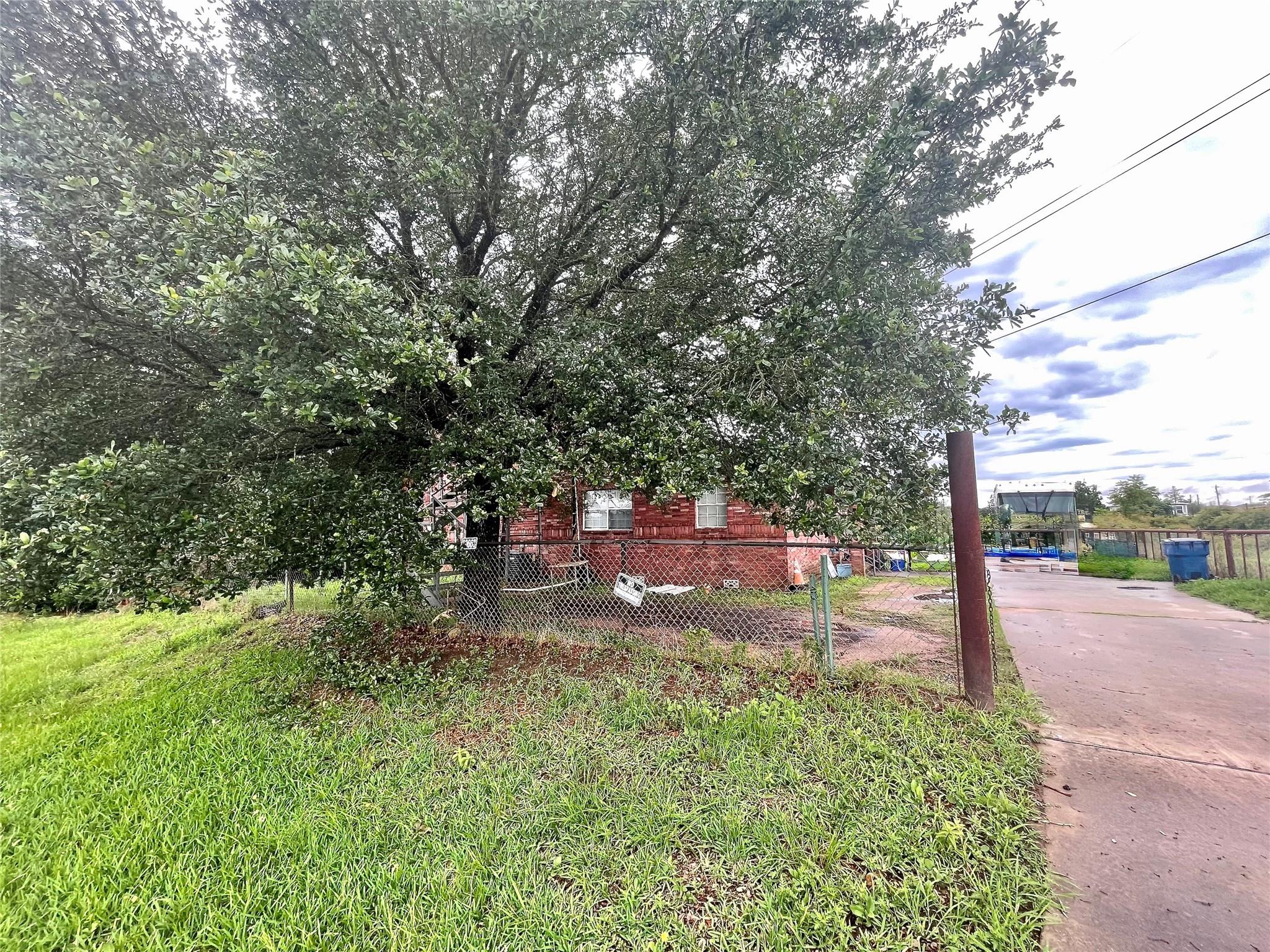 20661 Cochran Rd, Prairie View, TX 77445 photo