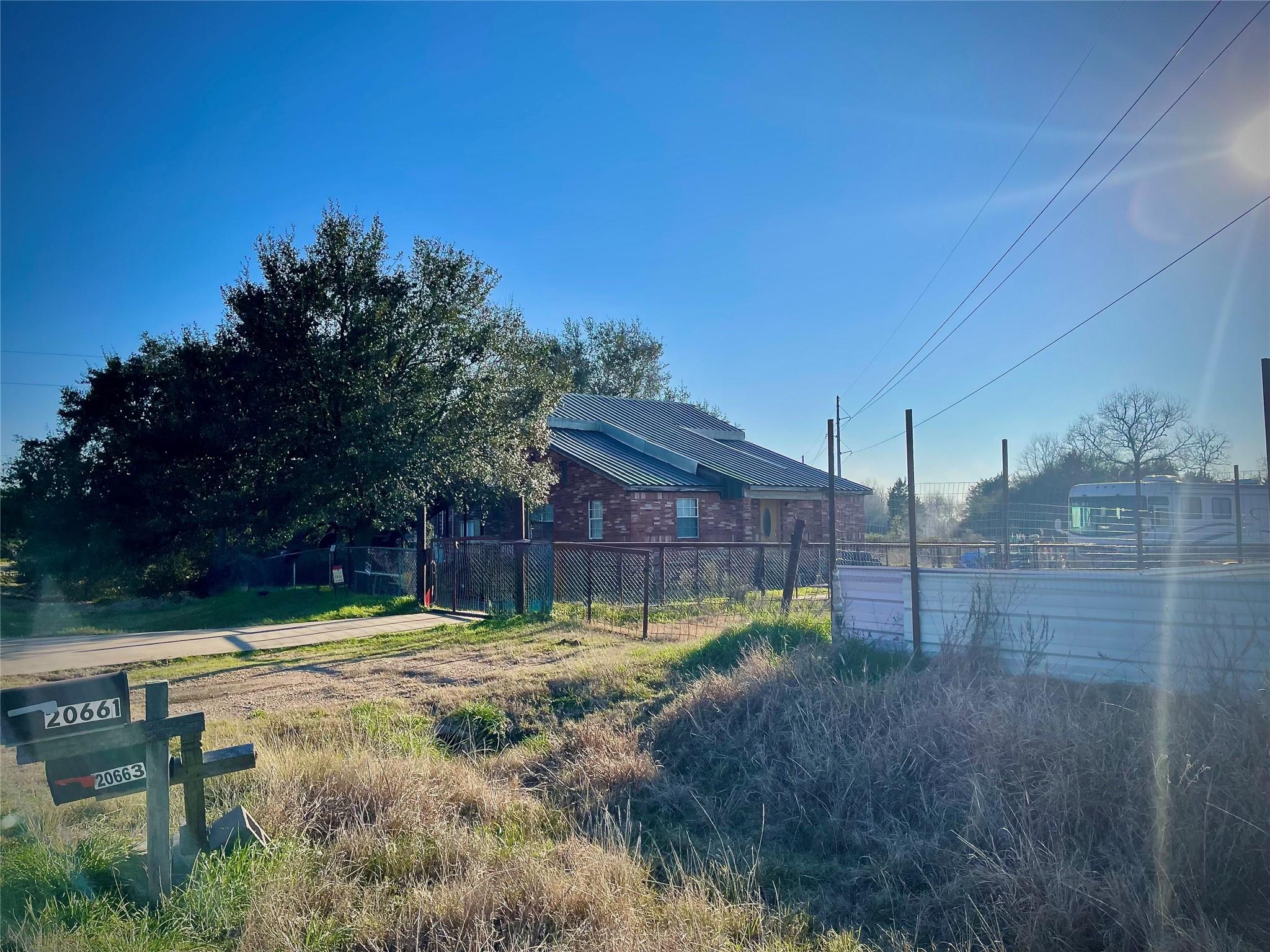 20661 Cochran Rd, Prairie View, TX 77445 photo