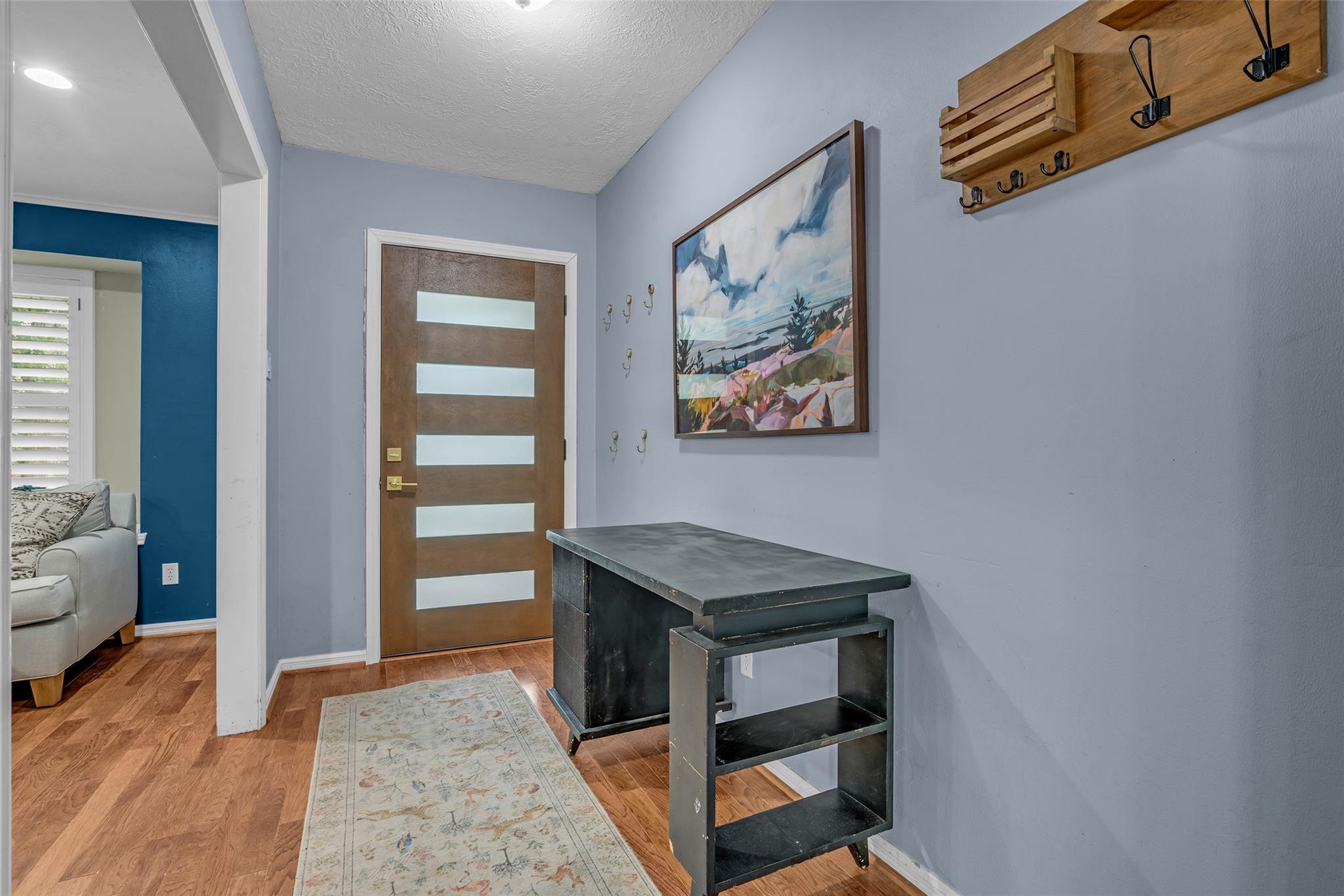 947 Thornton Rd, Houston, TX 77018 photo