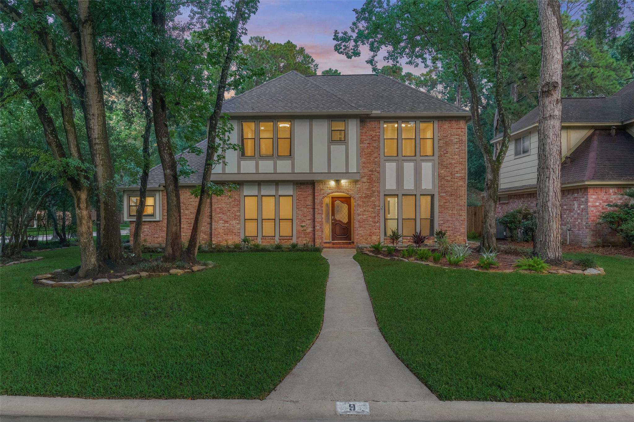 9 Southfork Pines Ct, Spring, TX 77381