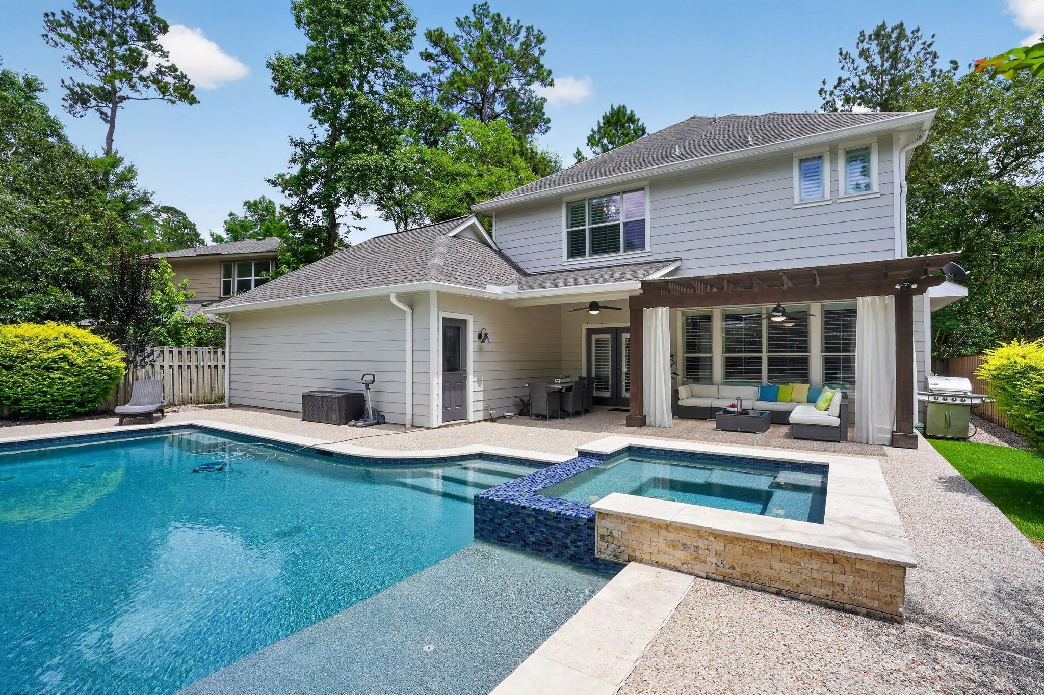 42 Crisp Morning Cir, The Woodlands, TX 77382