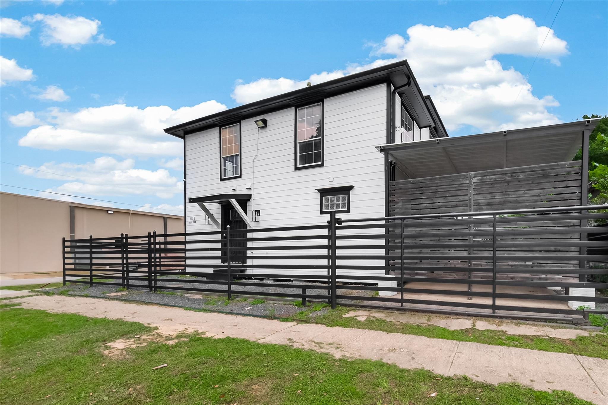 2120 Fulton St, Houston, TX 77009 photo