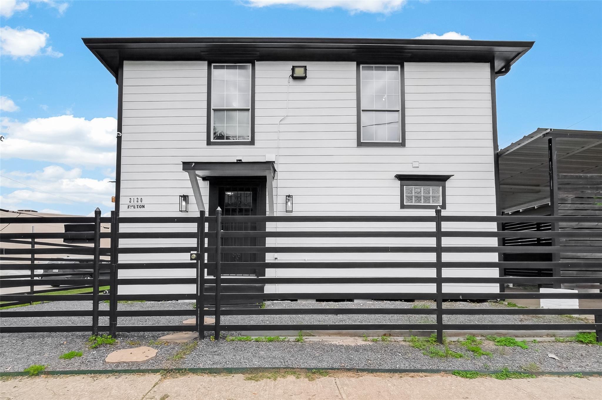 2120 Fulton St, Houston, TX 77009
