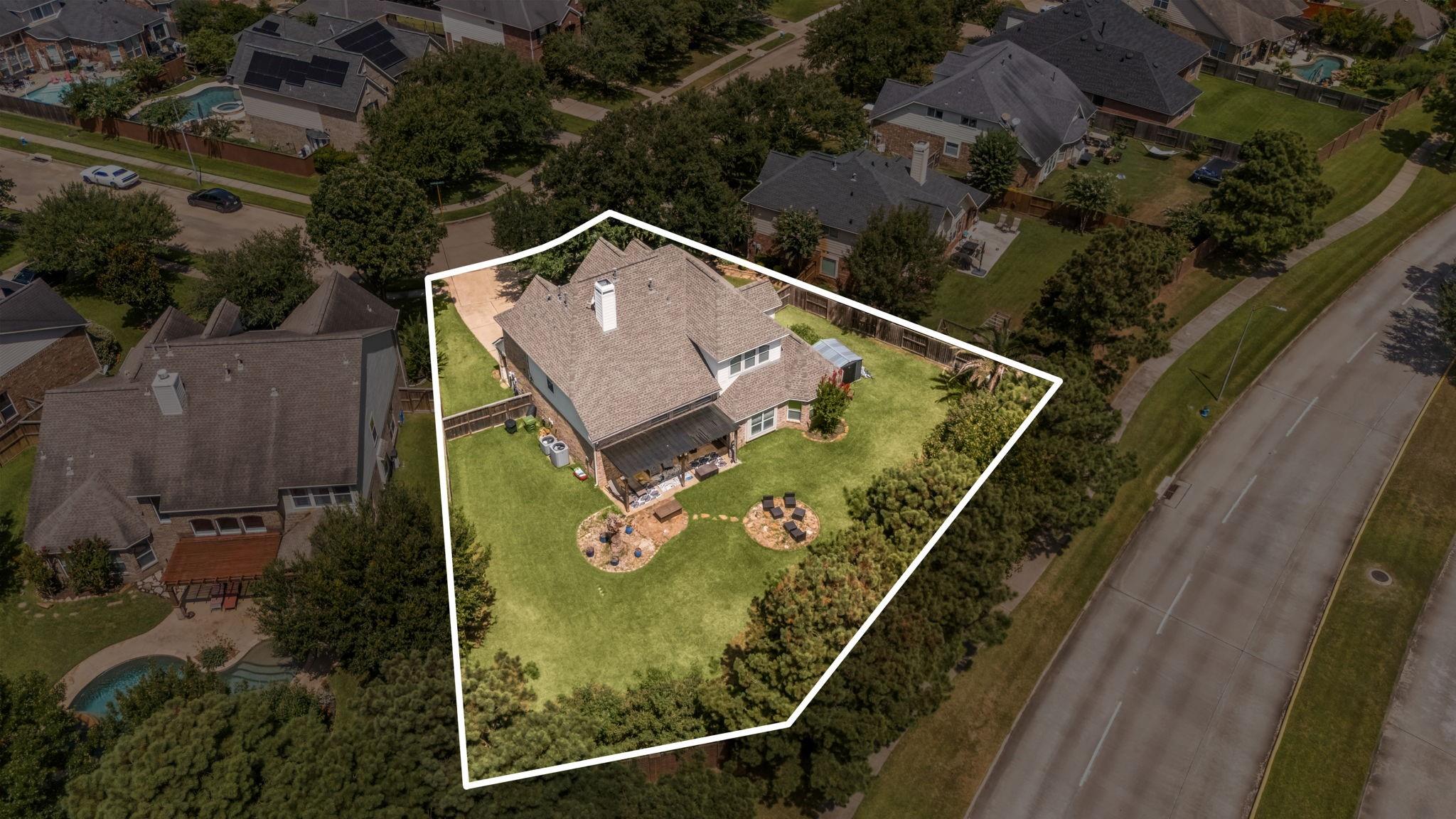 10502 Landsdowne Pointe Dr, Spring, TX 77379 photo