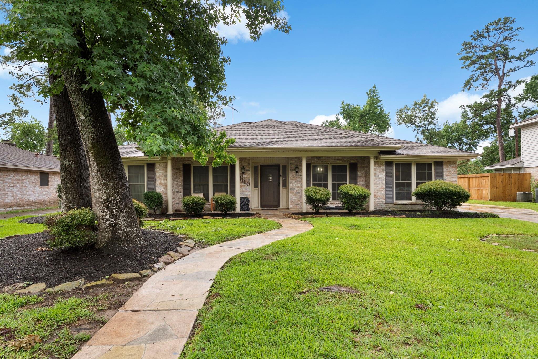 1110 Pear Tree Ln, Houston, TX 77073