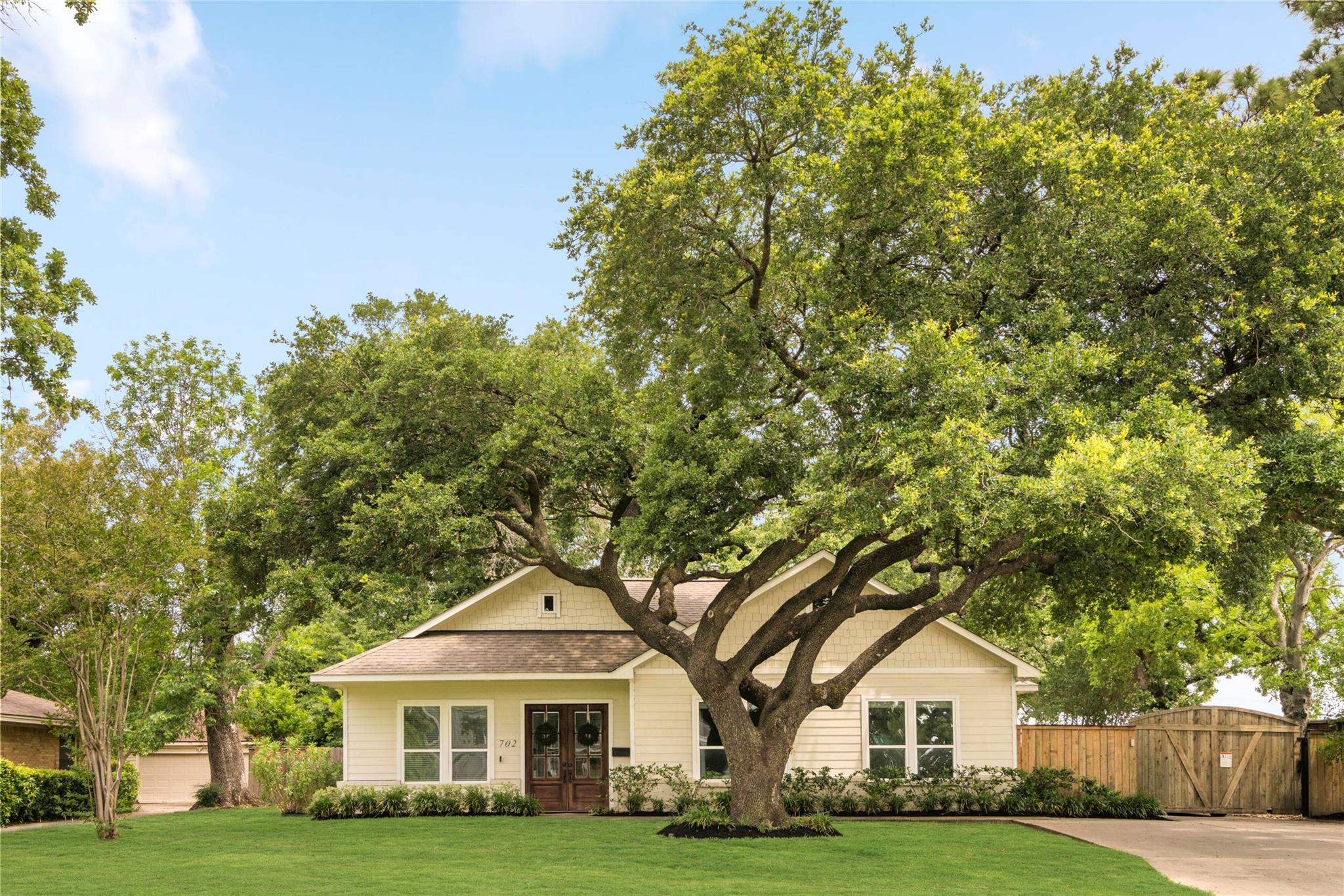 702 41 St, Houston, TX 77018