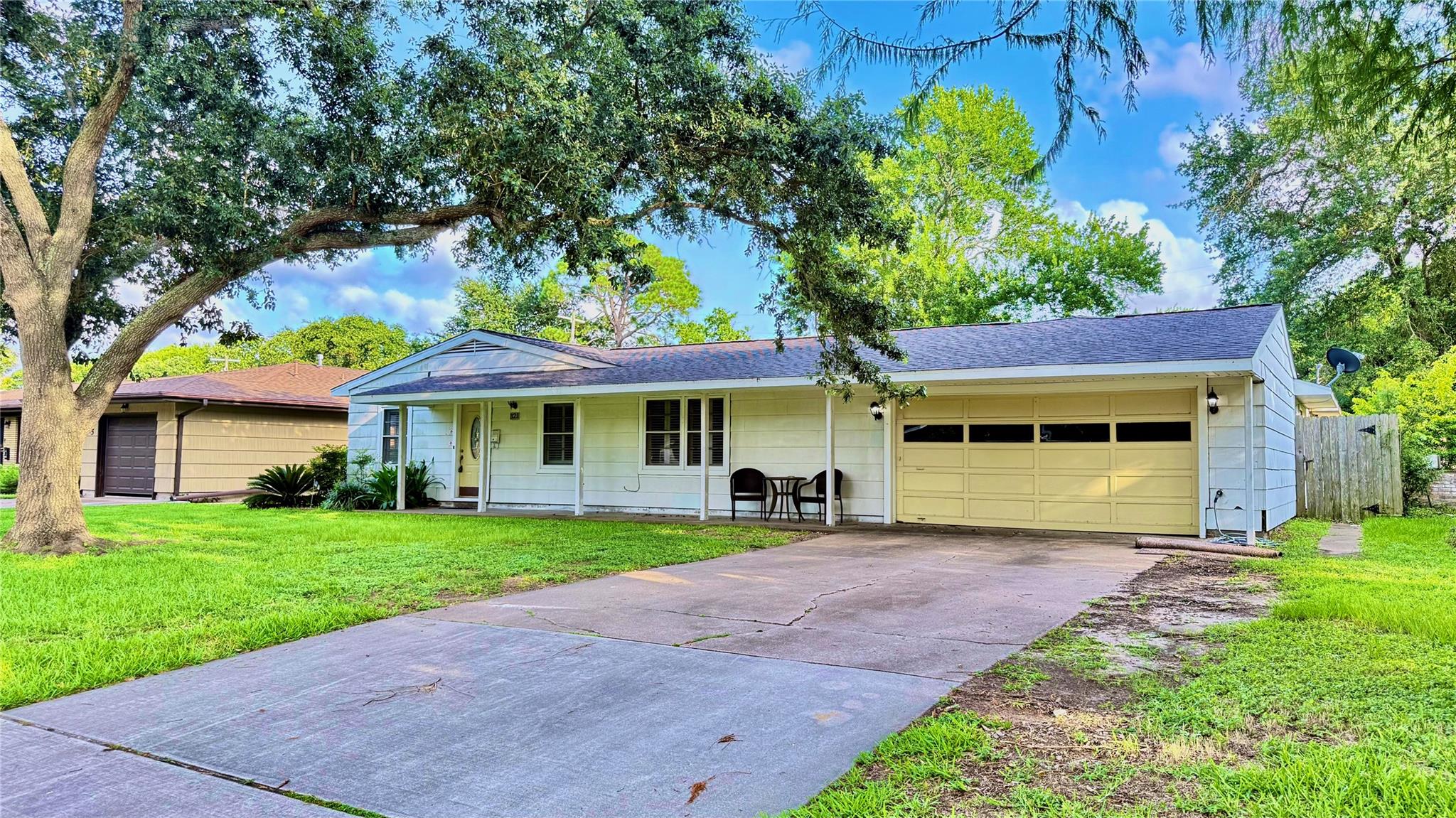321 20 Ave, Texas City, TX 77590 photo