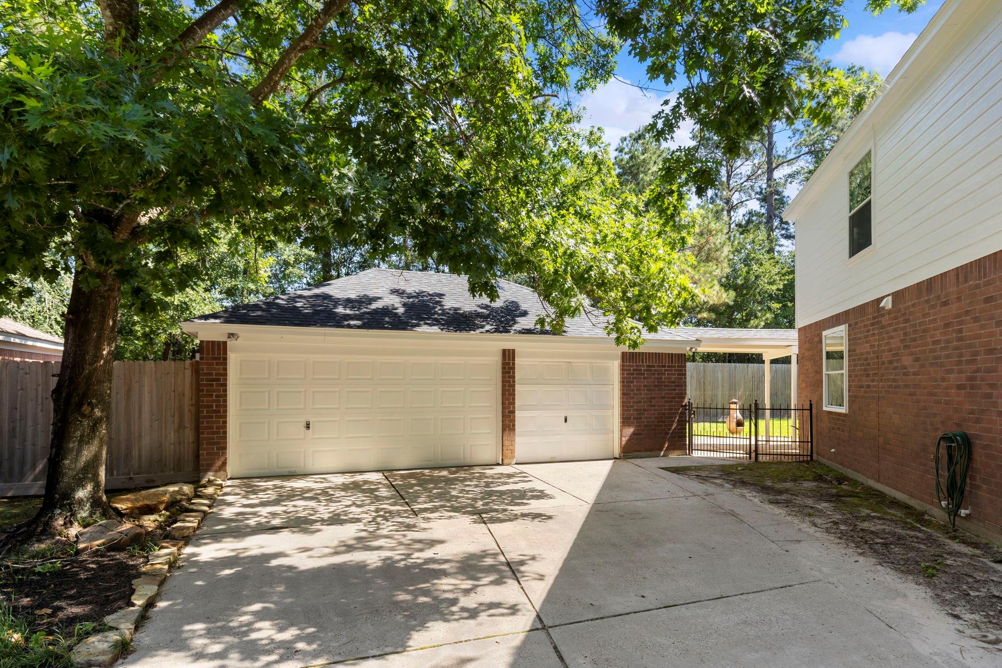 98 W Night Heron Pl, The Woodlands, TX 77382 photo