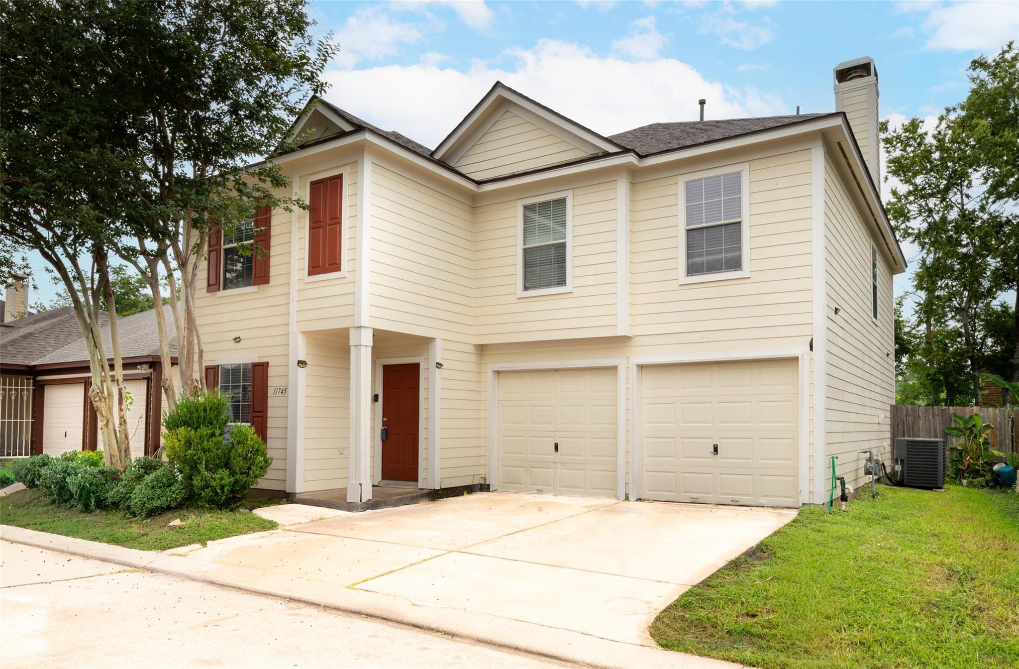 11745 Logan Ridge Dr, Houston, TX 77072