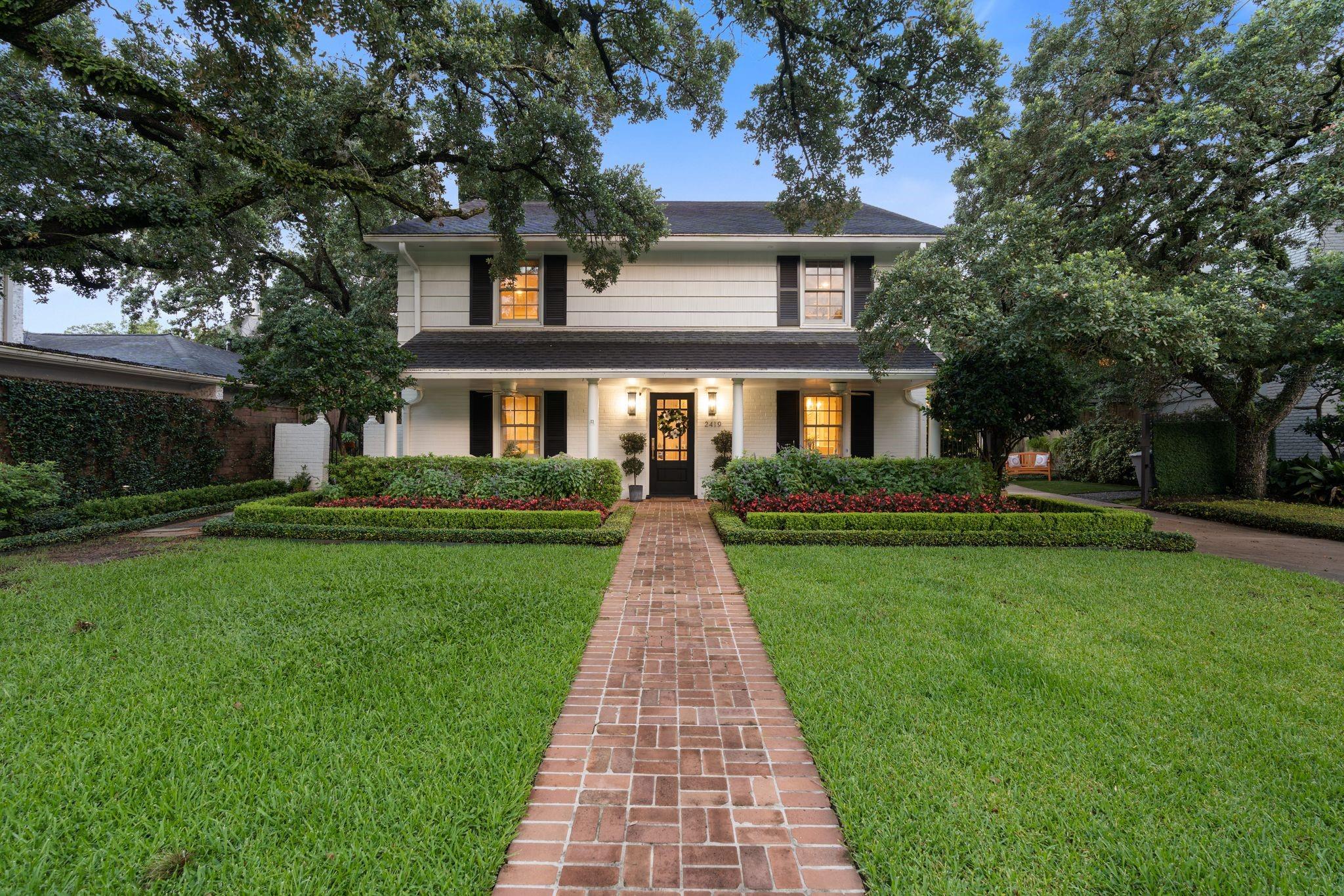 2419 Avalon Pl, Houston, TX 77019