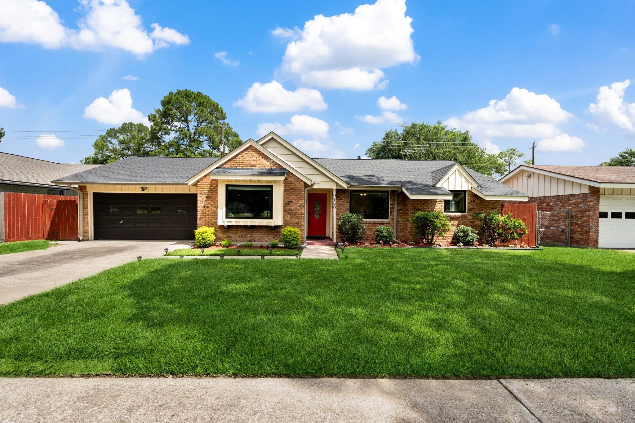 9766 Cedardale Dr, Houston, TX 77055