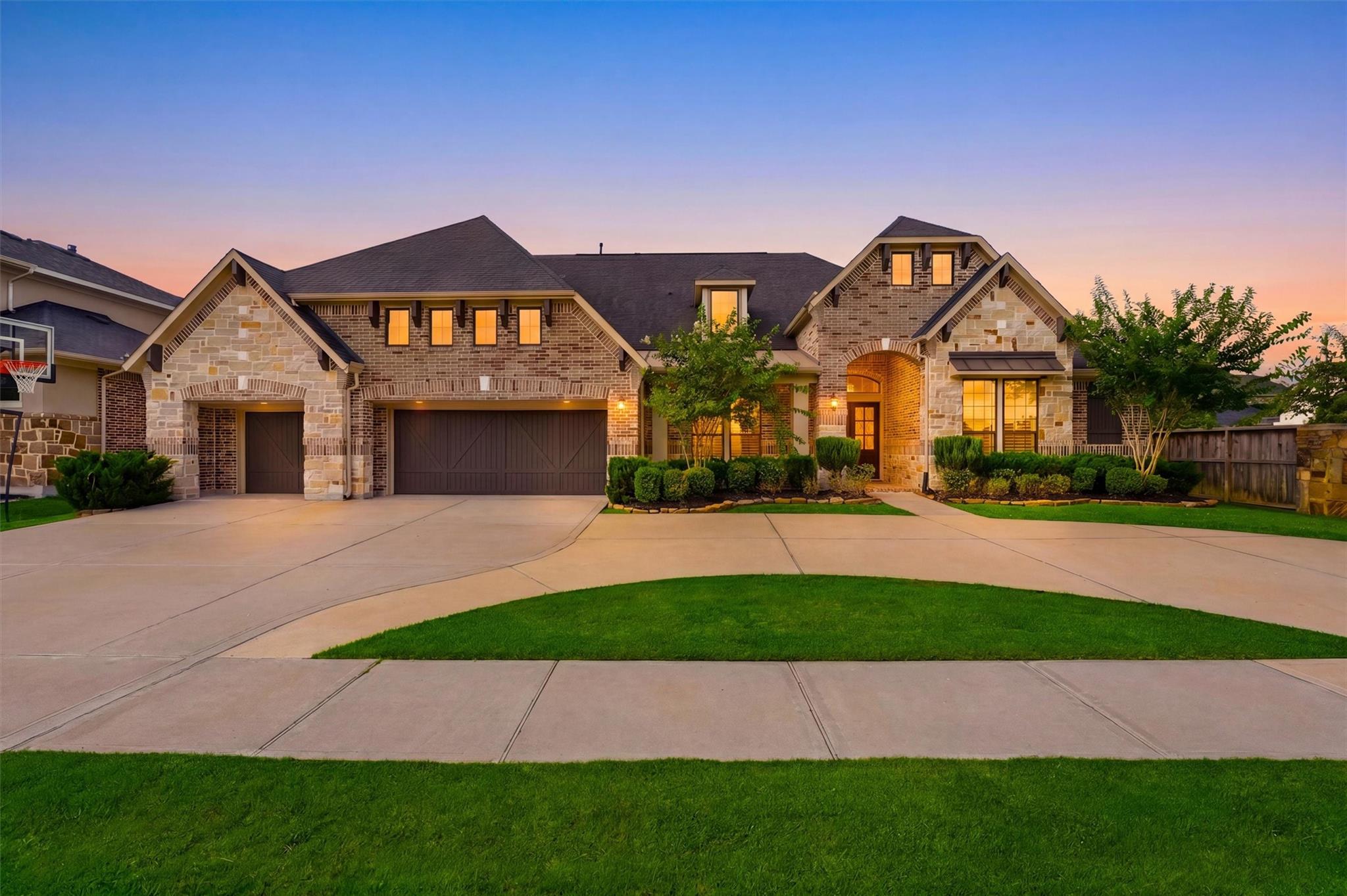 4715 Lake Crest Dr, Fulshear, TX 77441