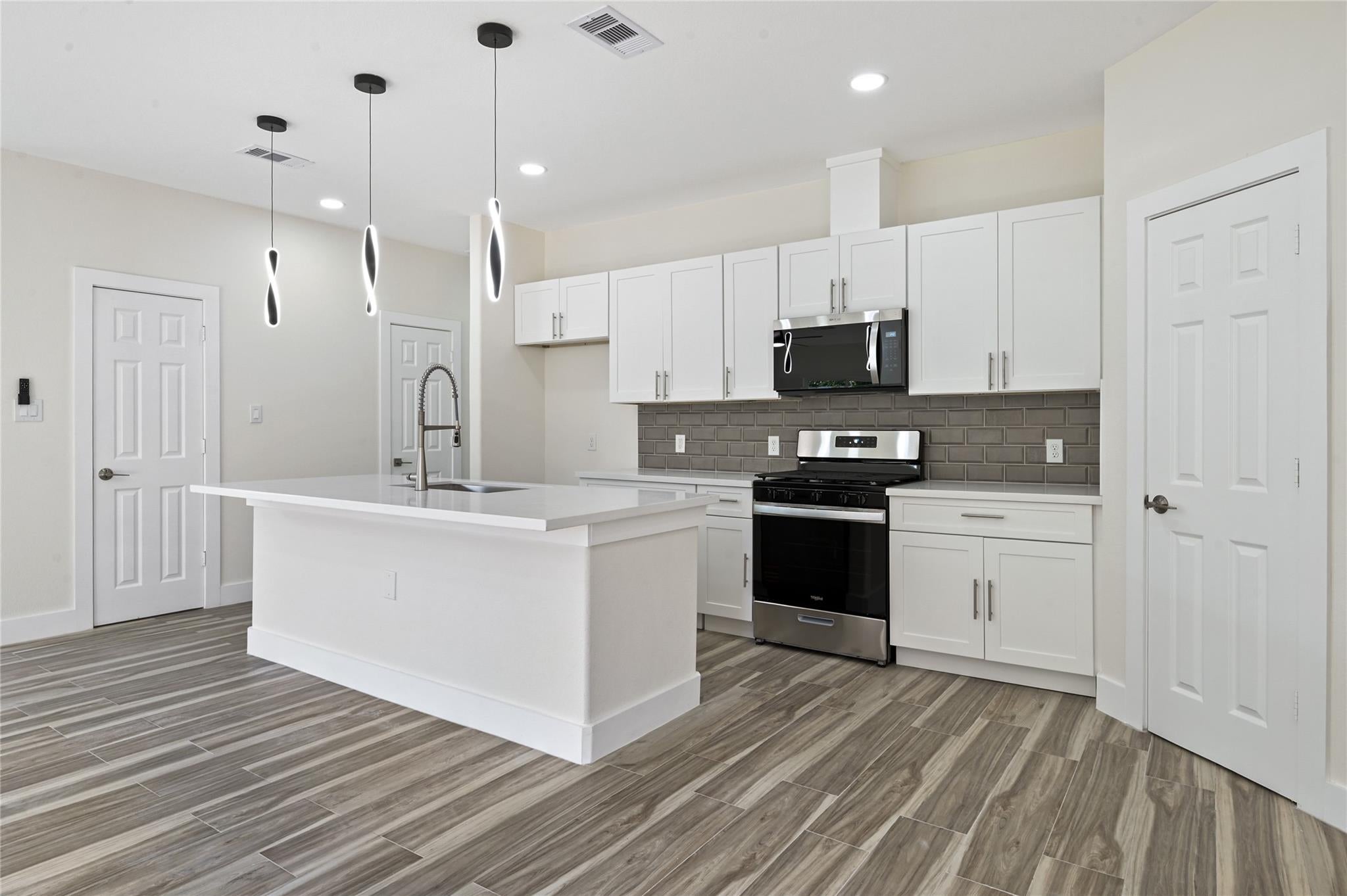 9807 Bamboo Rd #B, Houston, TX 77041 photo