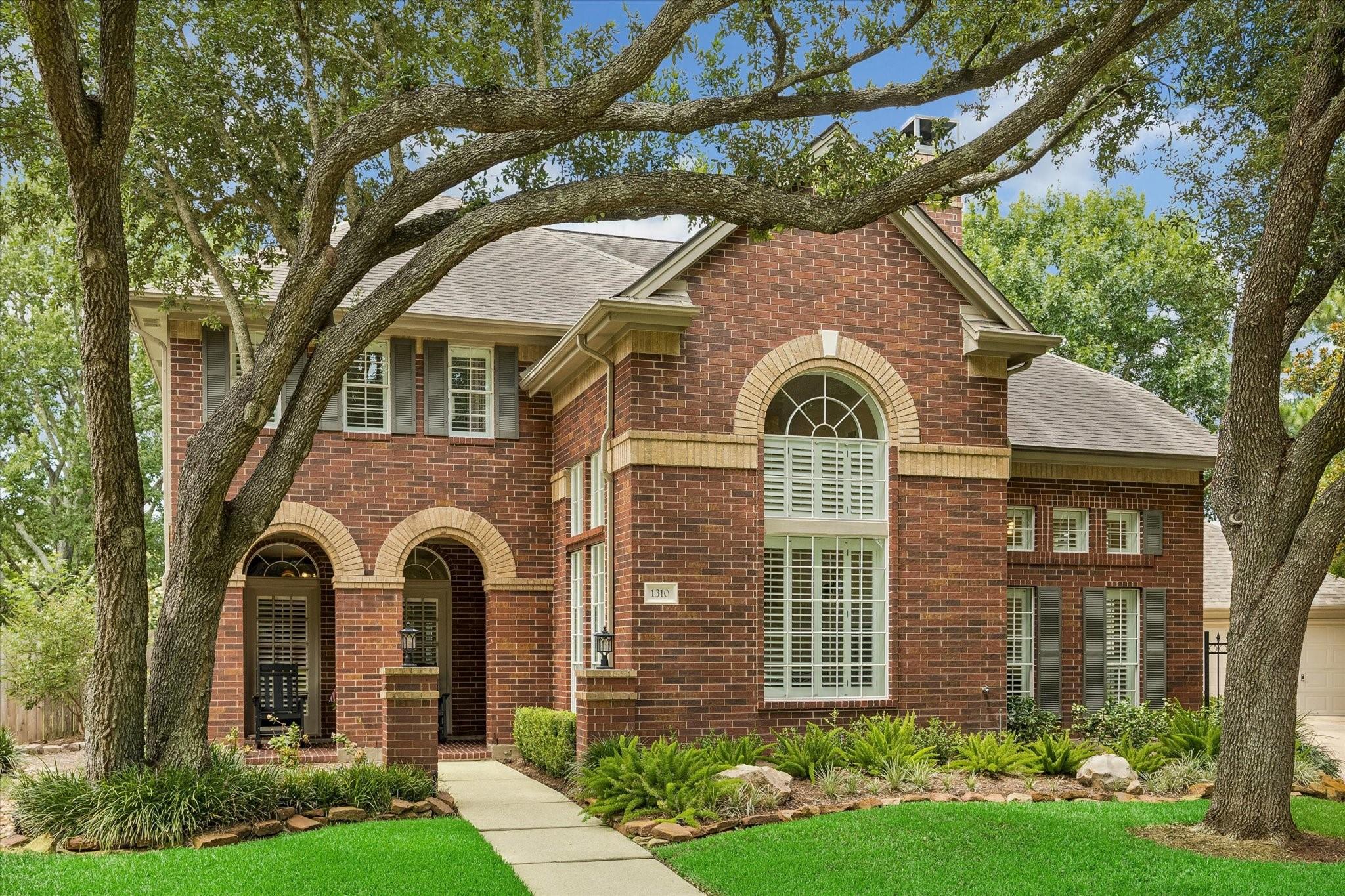 1310 Tracewood Cv, Houston, TX 77077