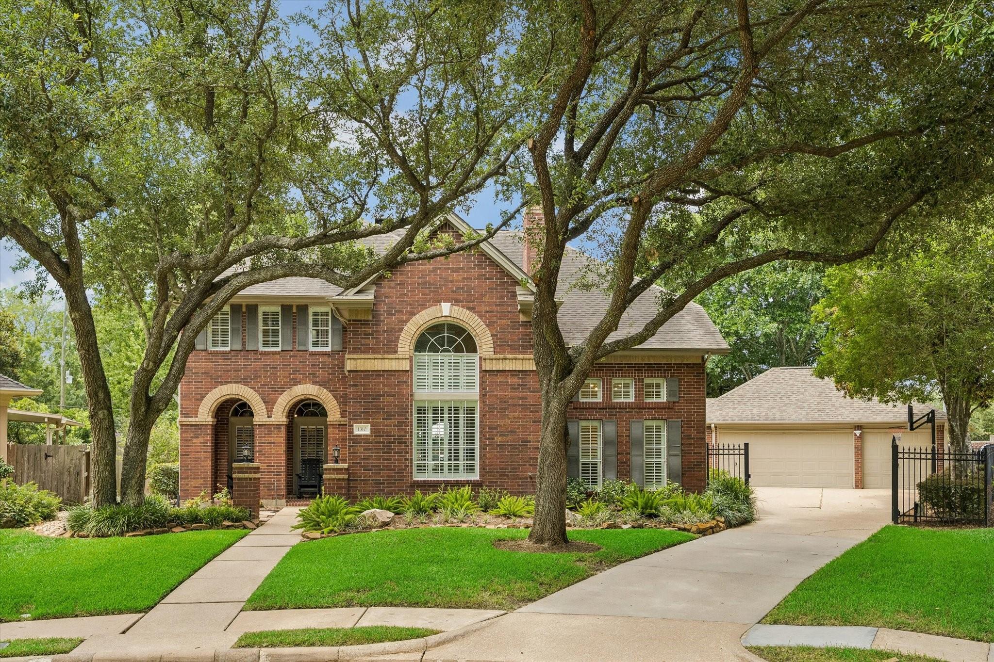 1310 Tracewood Cv, Houston, TX 77077 photo