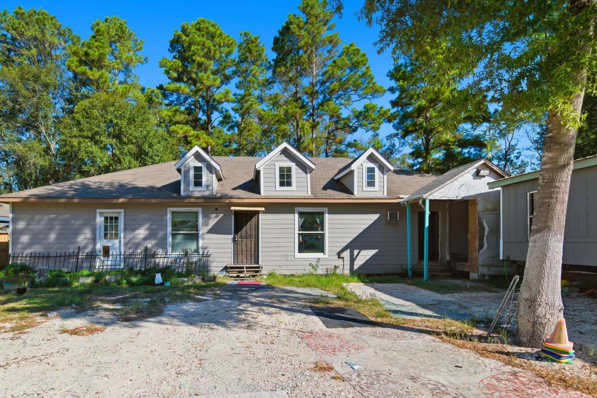 69 County Road 3402, Cleveland, TX 77327 photo