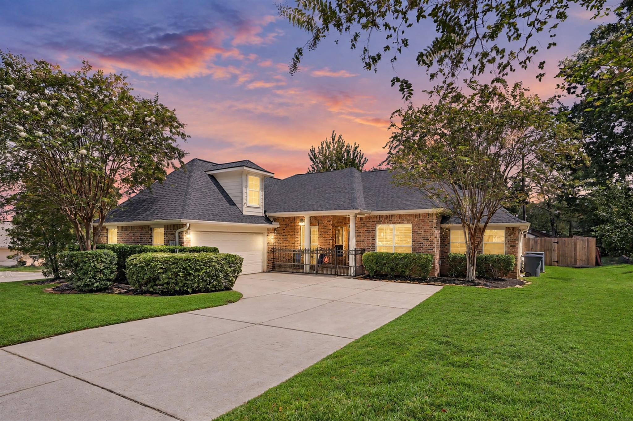 101 Woodmont Dr, Conroe, TX 77356