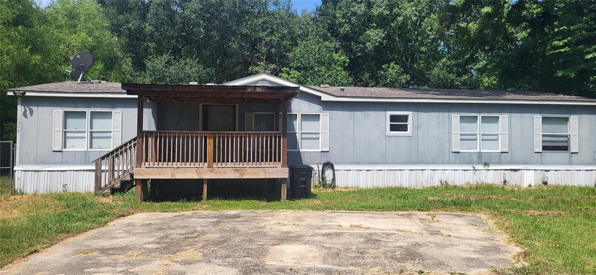 17906 Alexandria Dr, Conroe, TX 77302