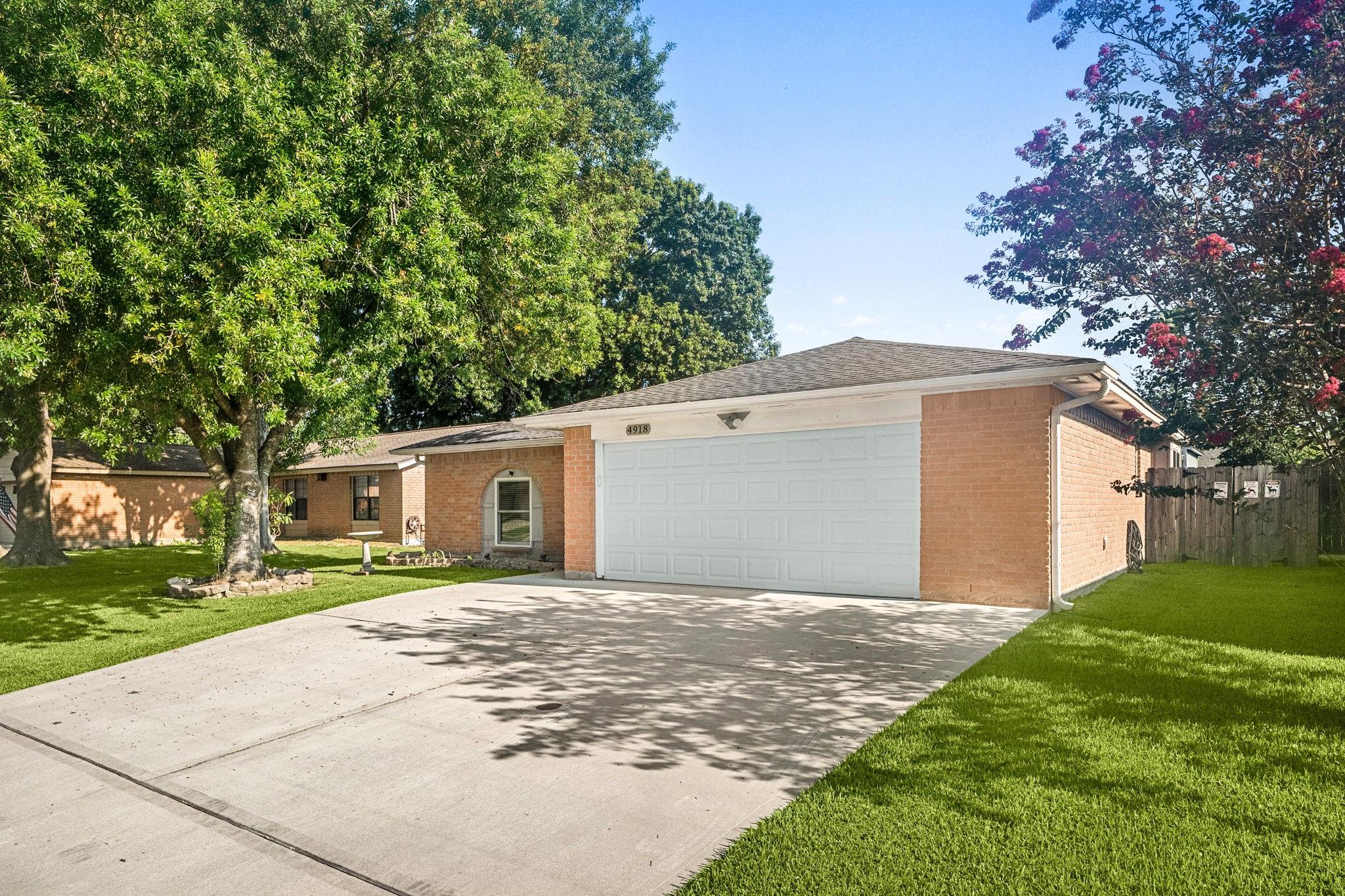 4918 Valley View Dr, La Porte, TX 77571 photo