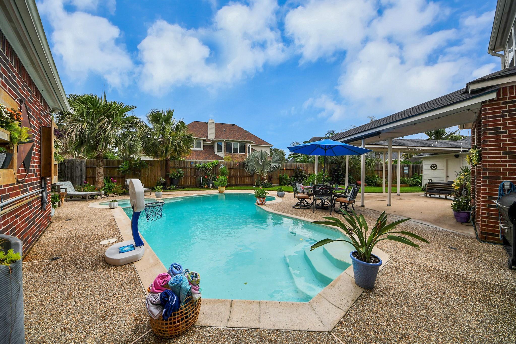 1155 Rustling Wind Ln, League City, TX 77573